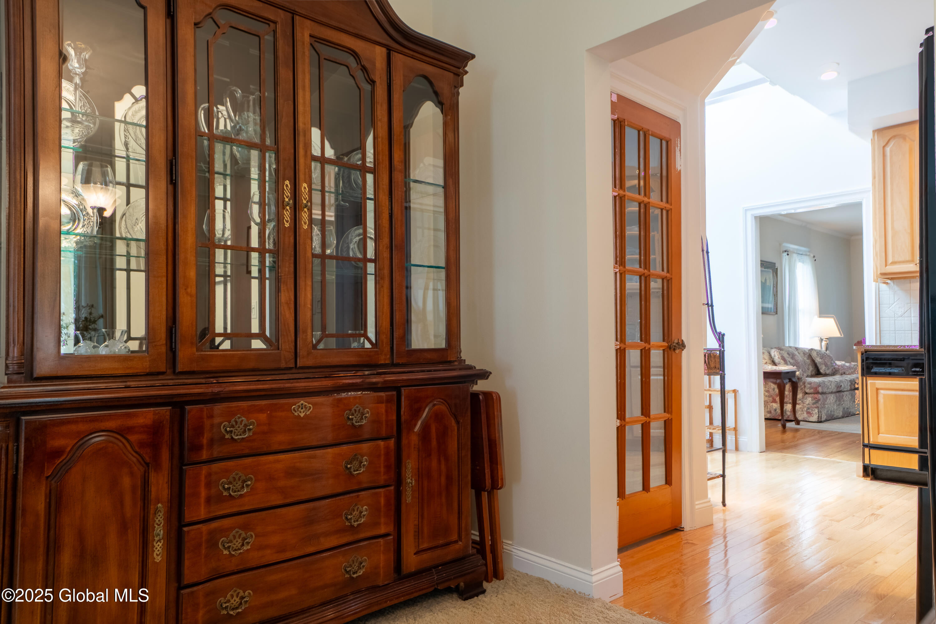156 East Avenue, Saratoga Springs, New York image 20