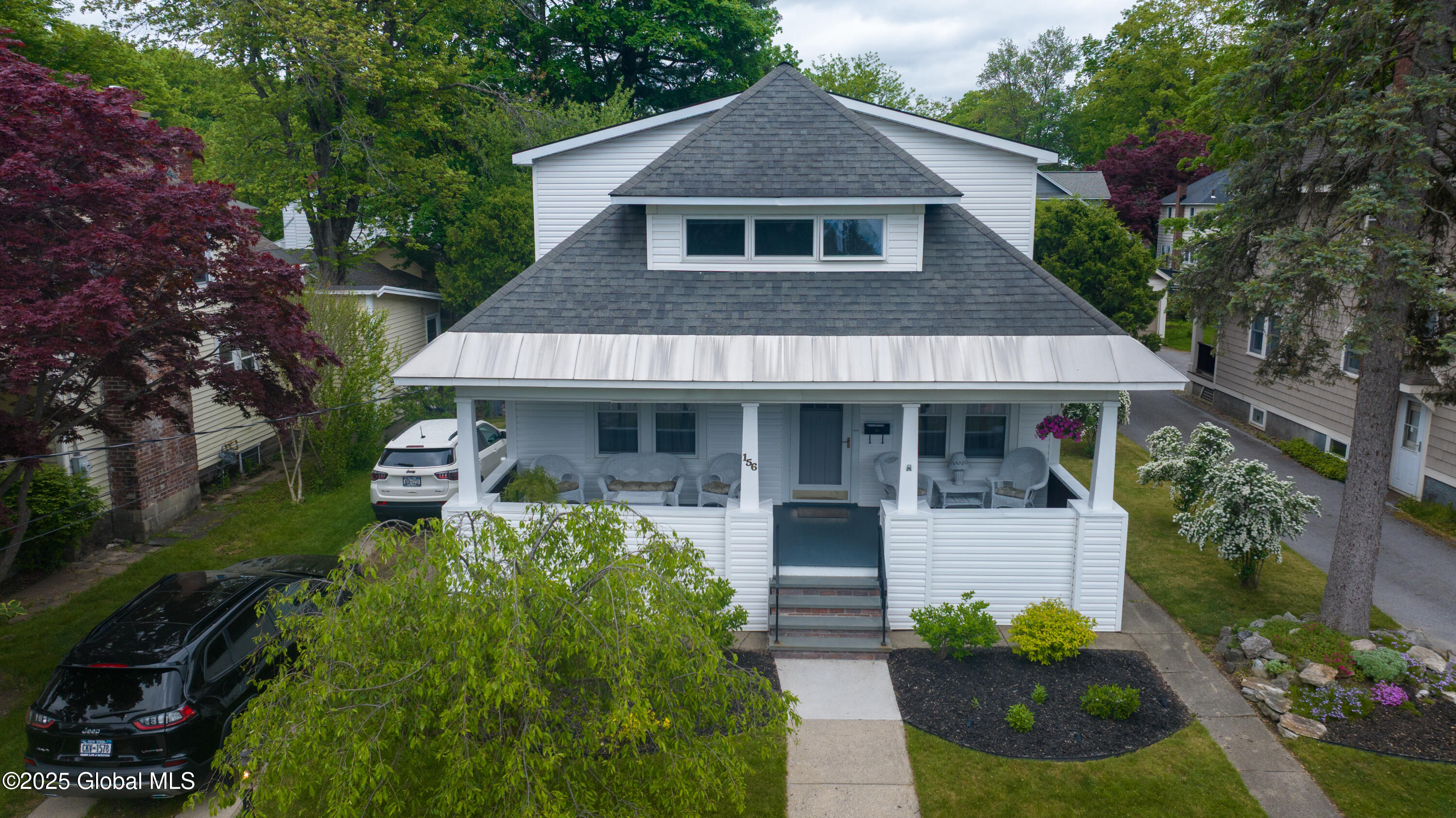 156 East Avenue, Saratoga Springs, New York image 1