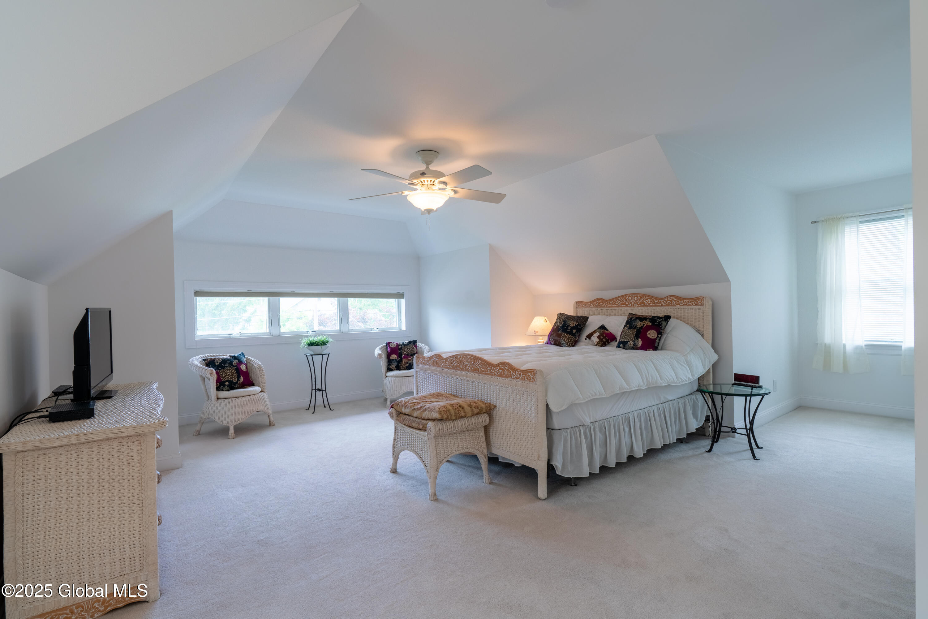156 East Avenue, Saratoga Springs, New York image 32
