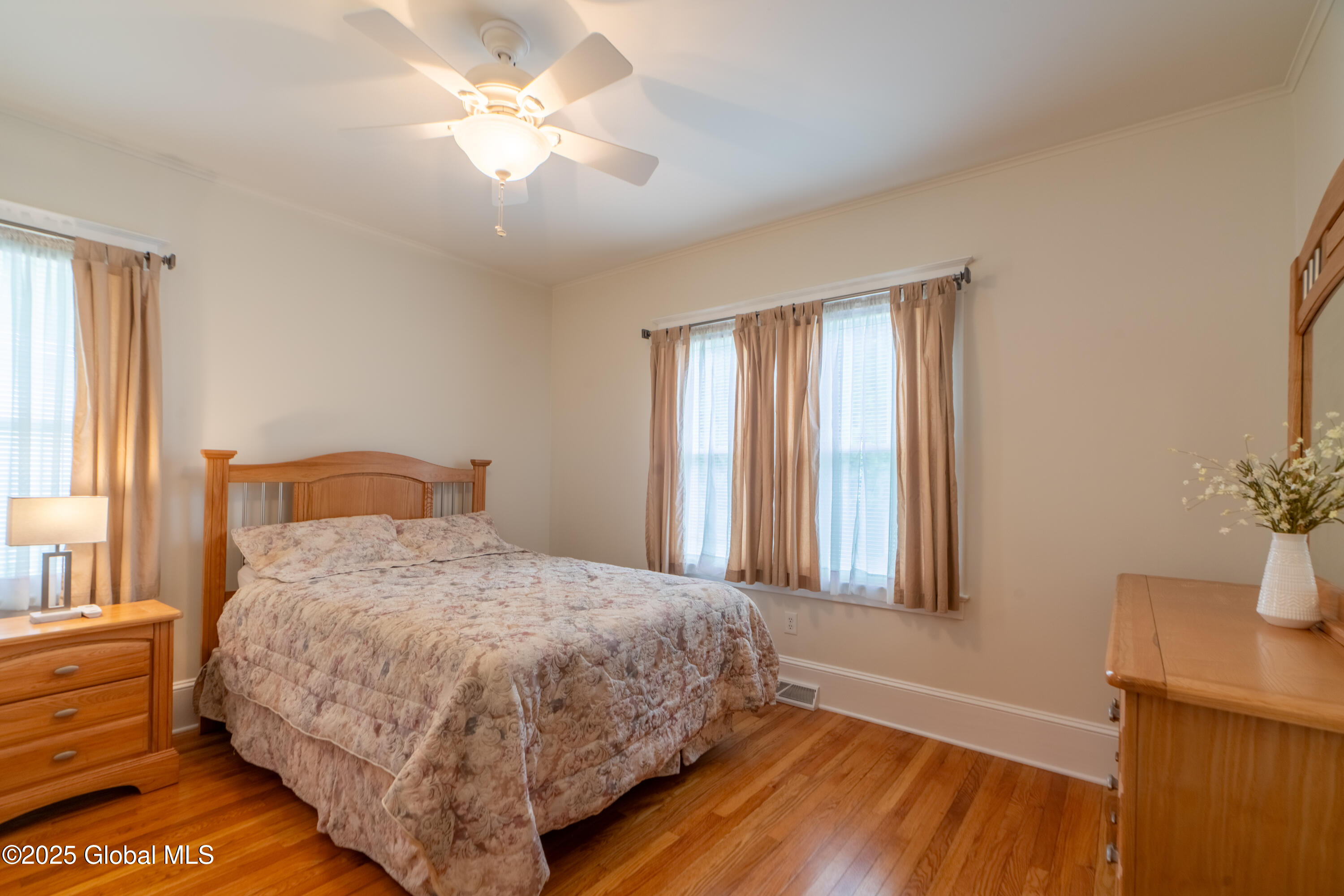 156 East Avenue, Saratoga Springs, New York image 28