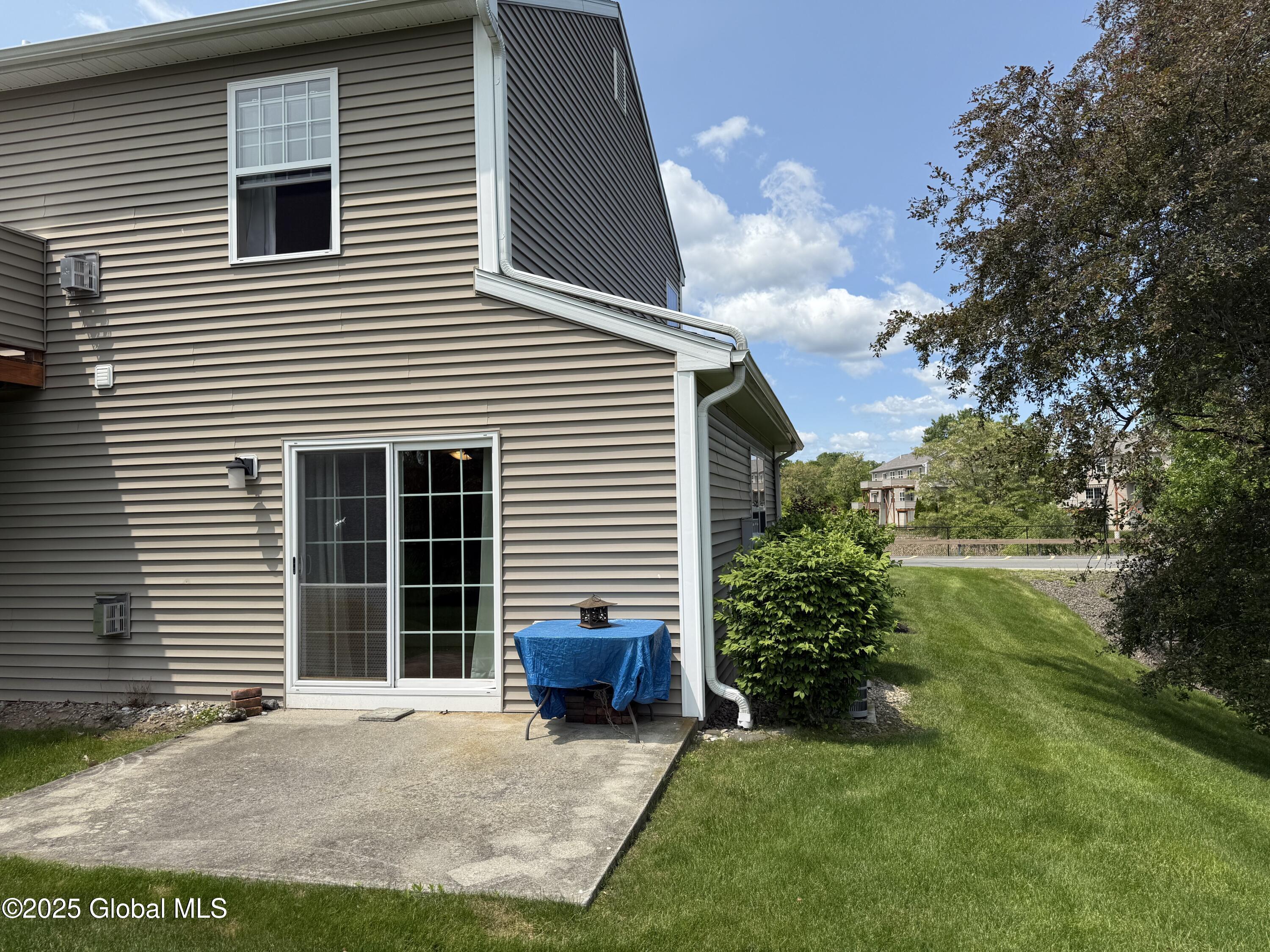 35 Governor Circle, Albany, New York image 27