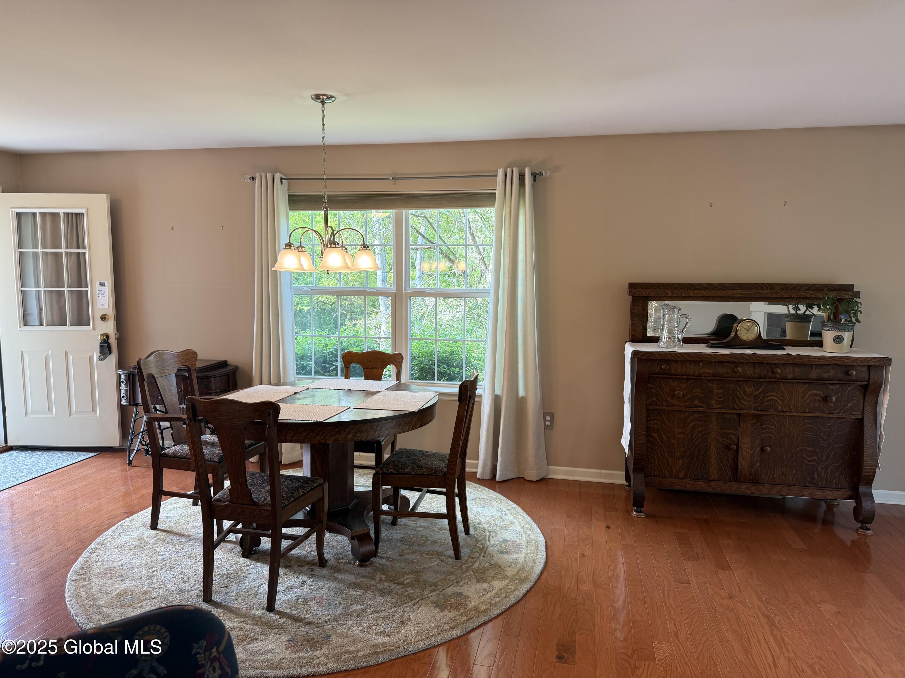 35 Governor Circle, Albany, New York image 4