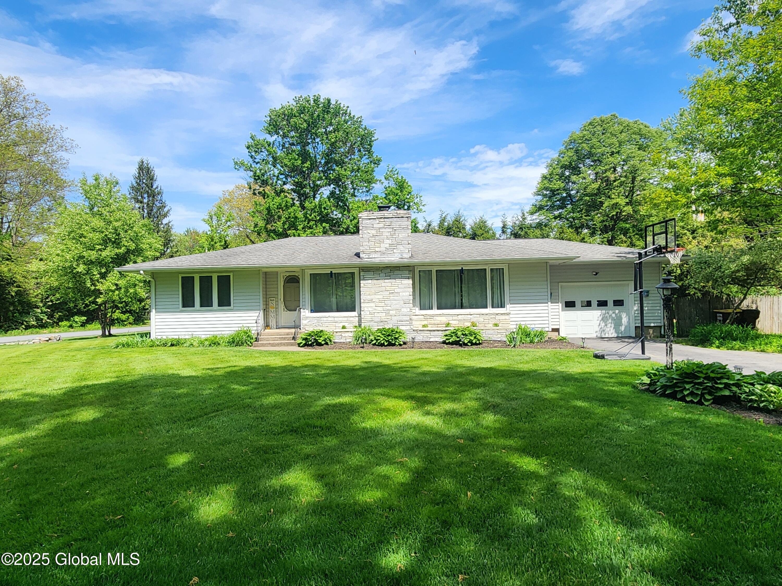 1 Laurel Road, Fort Edward, New York image 1