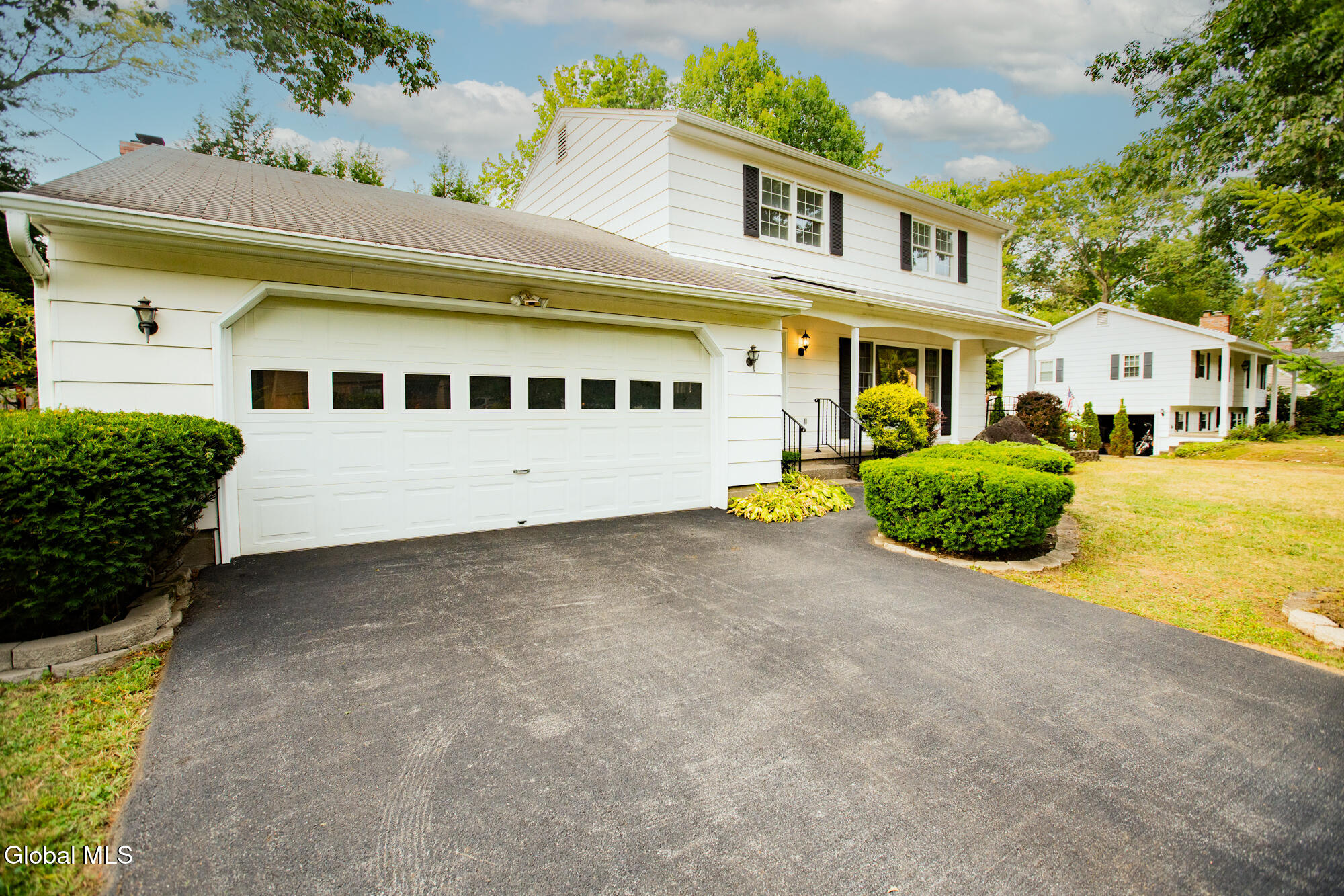 10 Oakwood Drive
