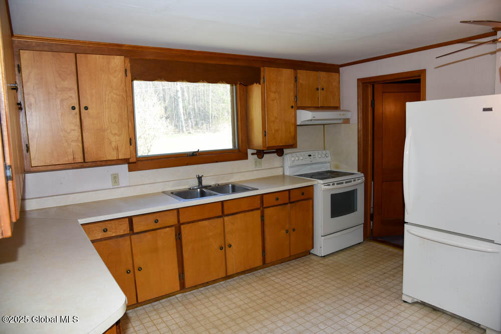 39 Main Street, North Creek, New York image 13