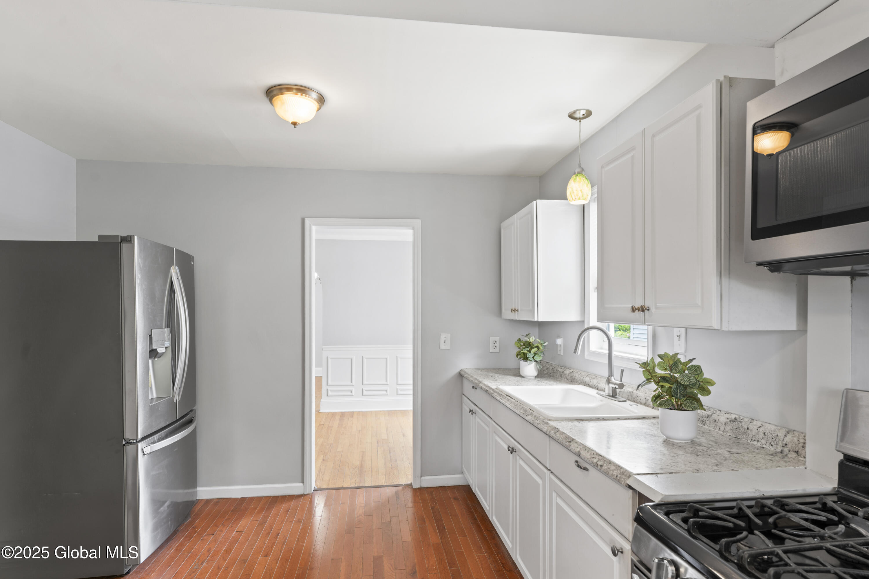 14 Woodside Avenue, Colonie, New York image 9
