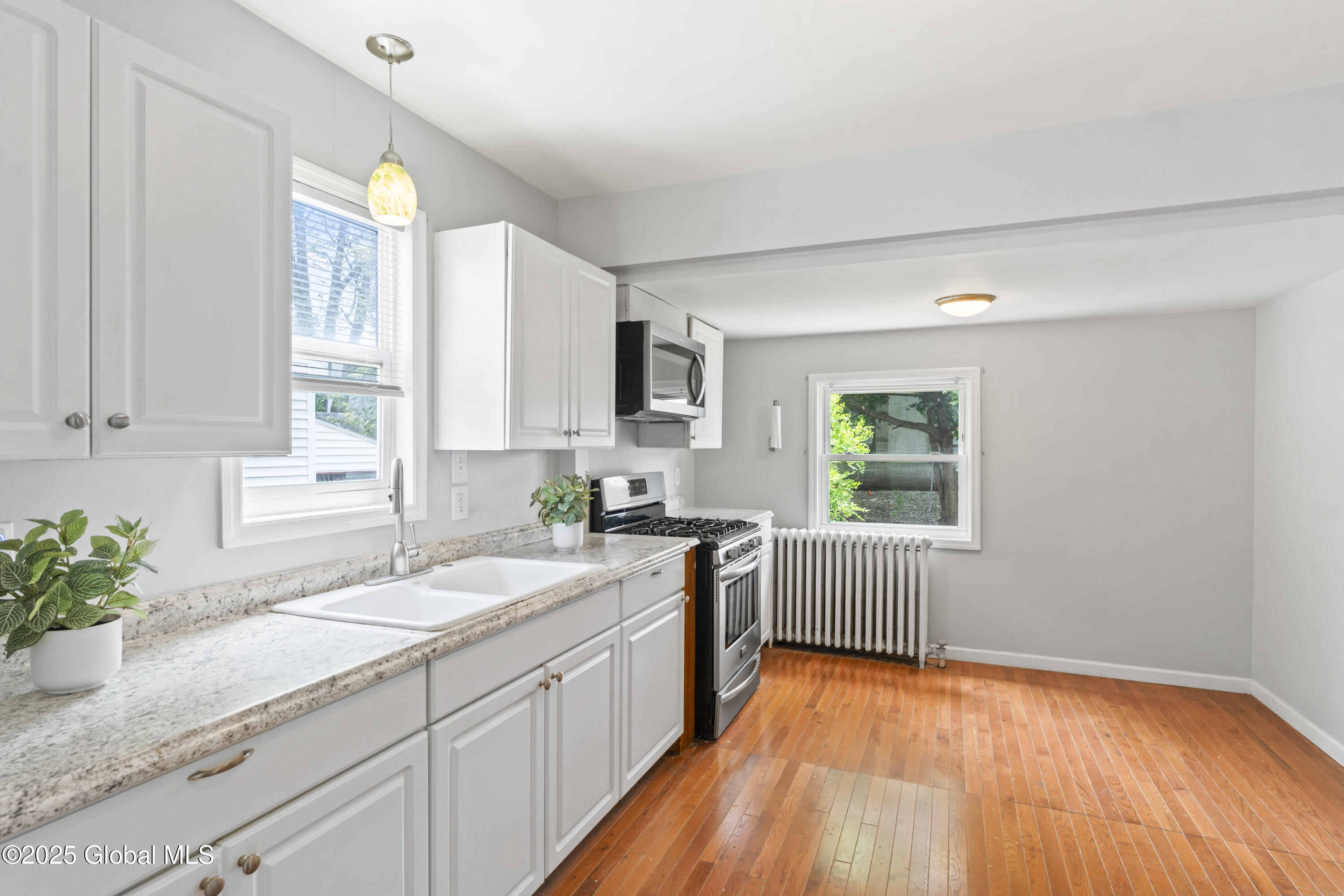 14 Woodside Avenue, Colonie, New York image 8