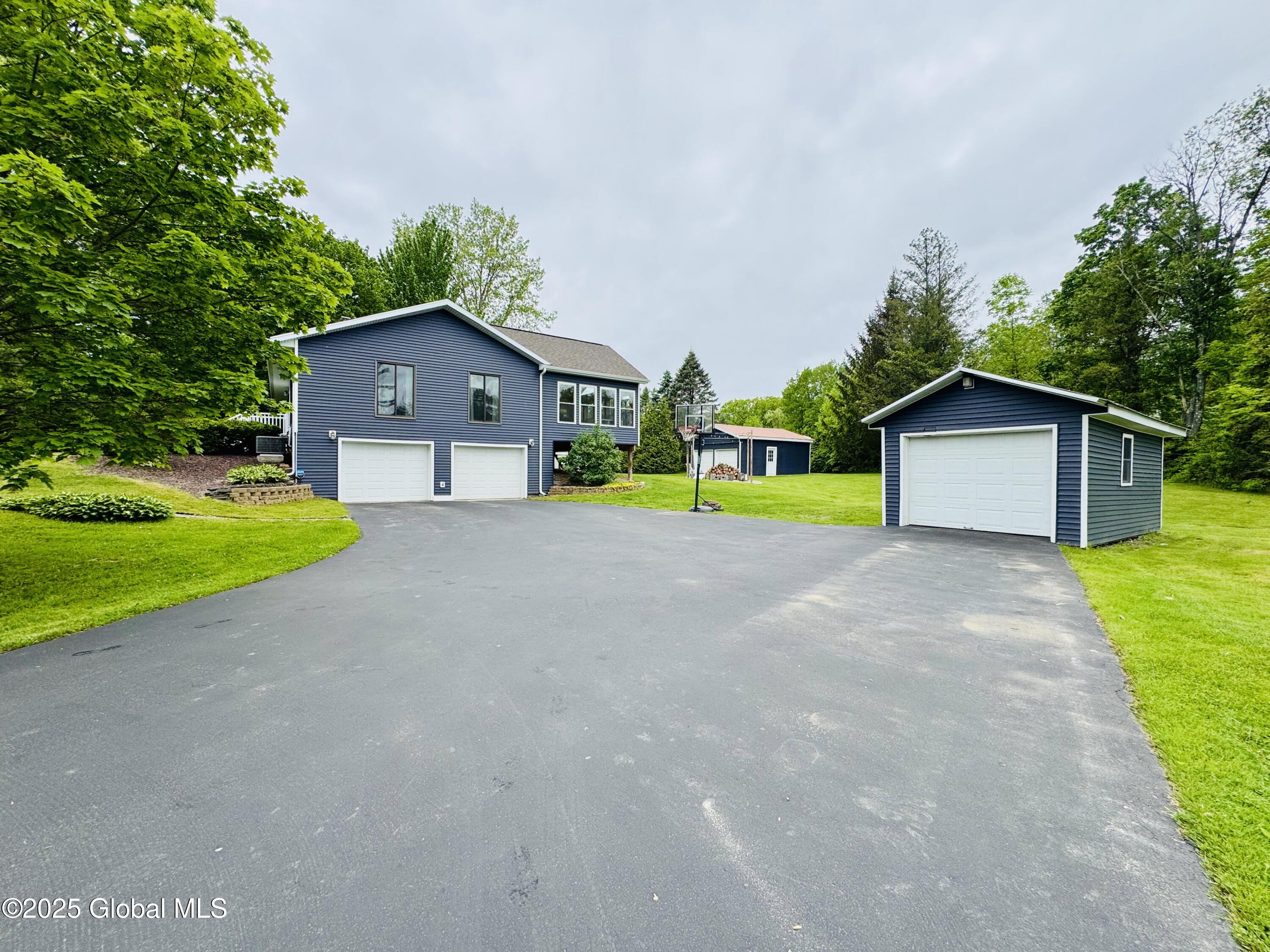 111 Smith Road, Mechanicville, New York image 4