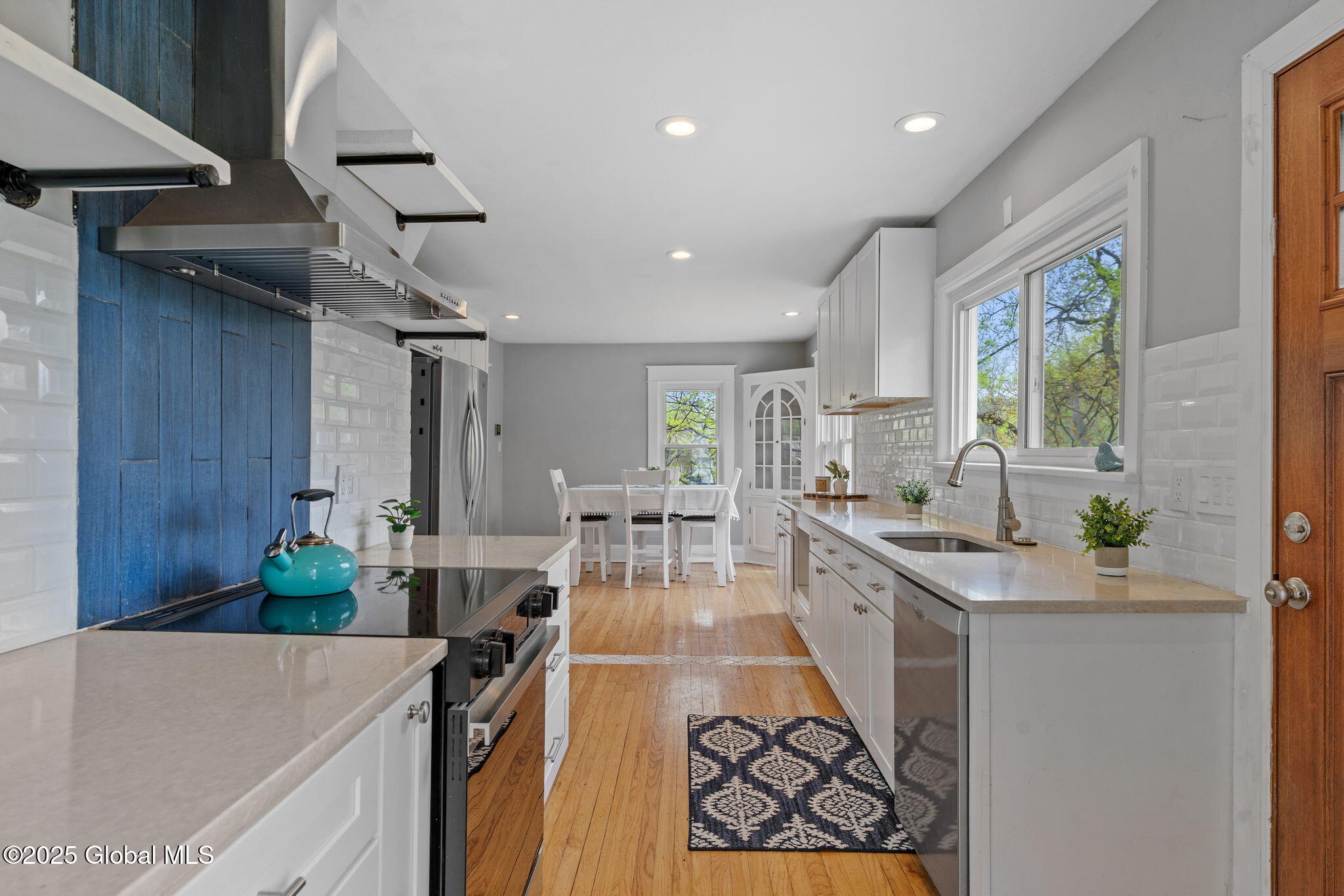 285 Whiteview Road, Wynantskill, New York image 5