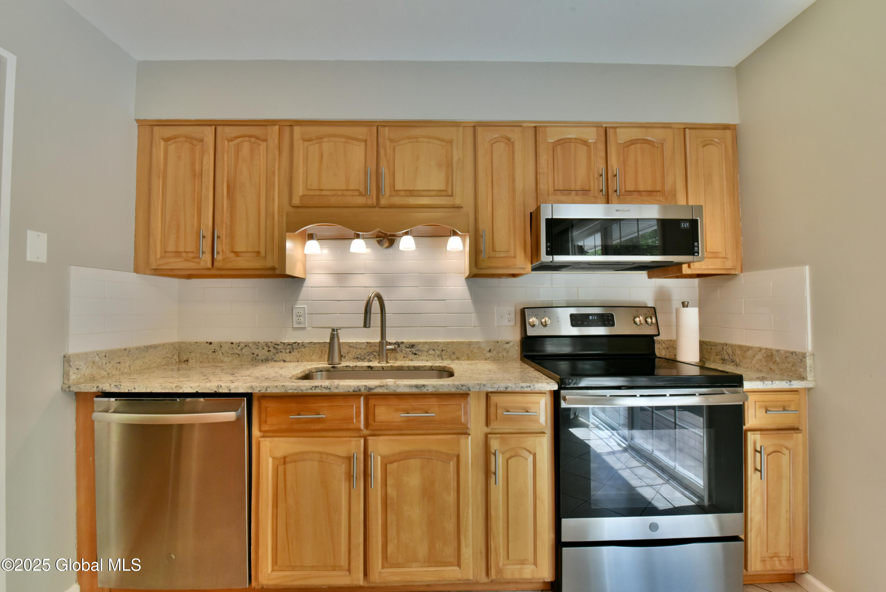 23 Bayberry Drive, Clifton Park, New York image 13