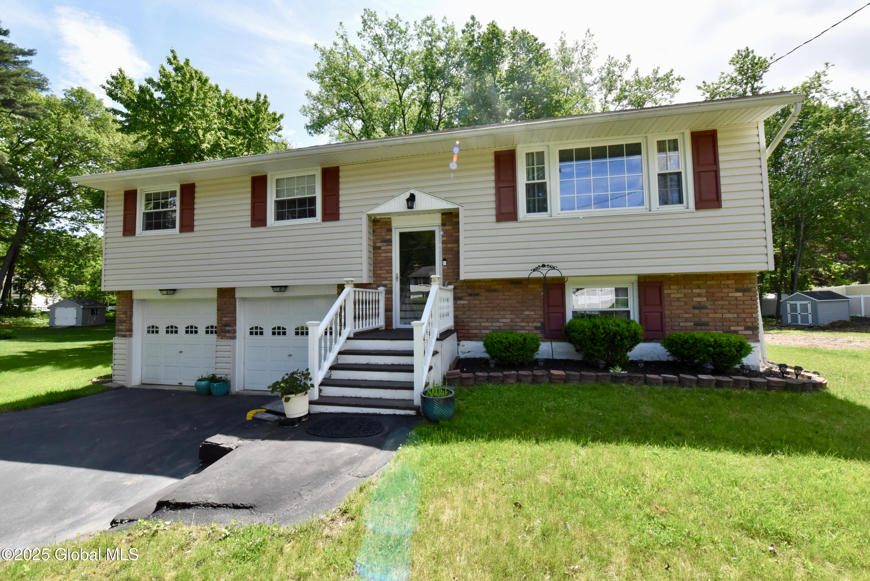 23 Bayberry Drive, Clifton Park, New York image 1