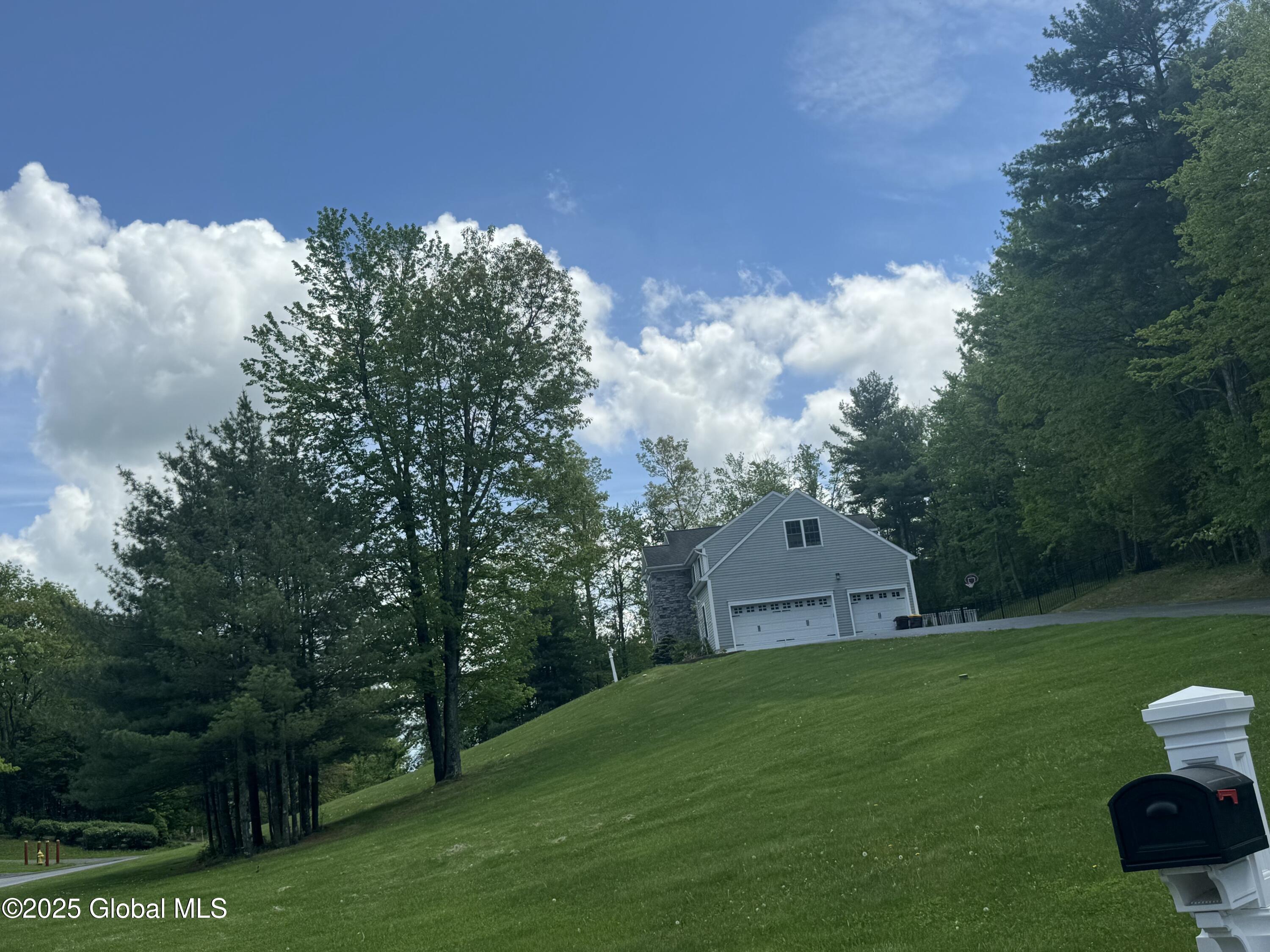 30 Indian Pipe Drive, Wynantskill, New York image 38