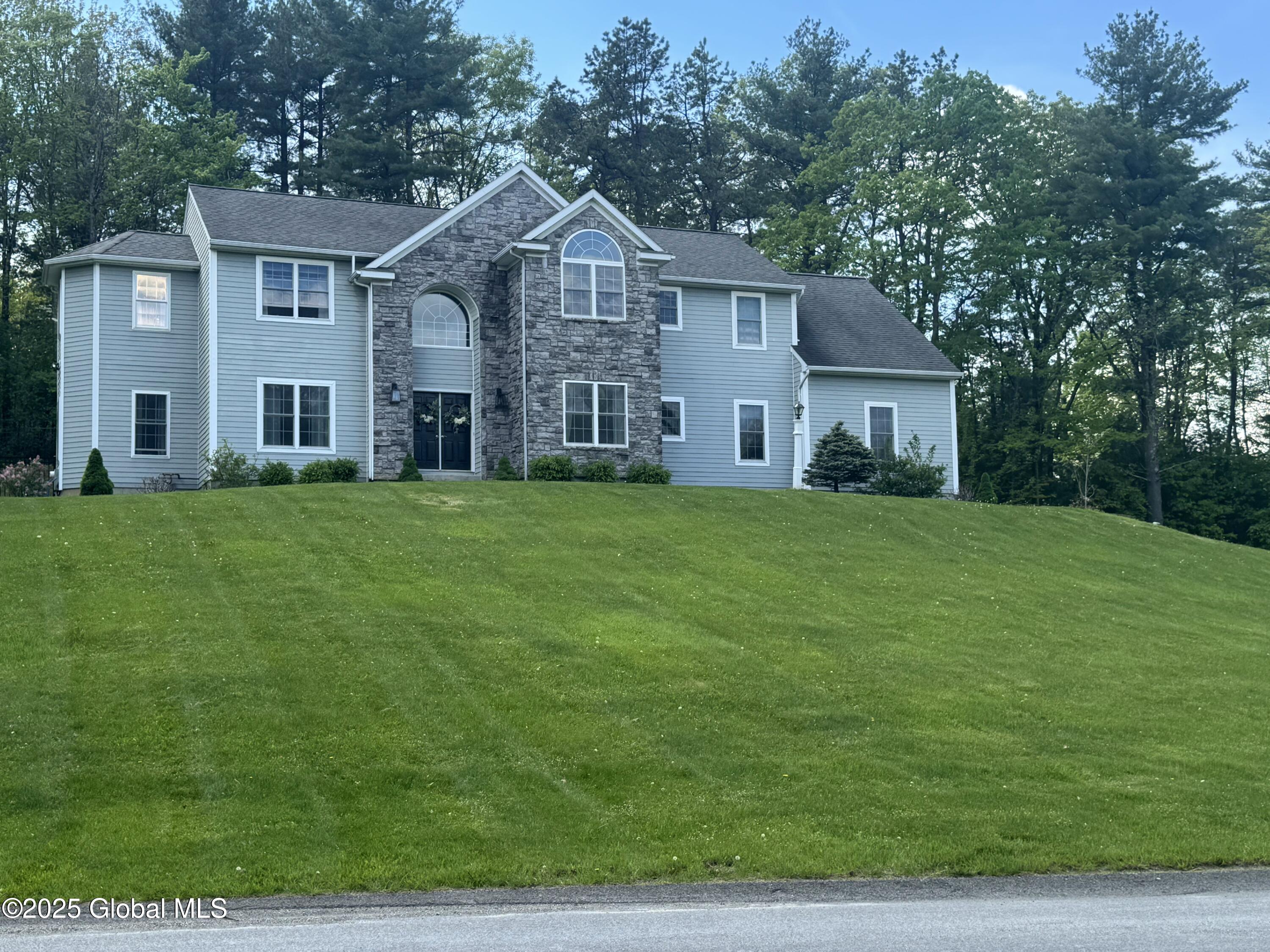 30 Indian Pipe Drive, Wynantskill, New York image 1