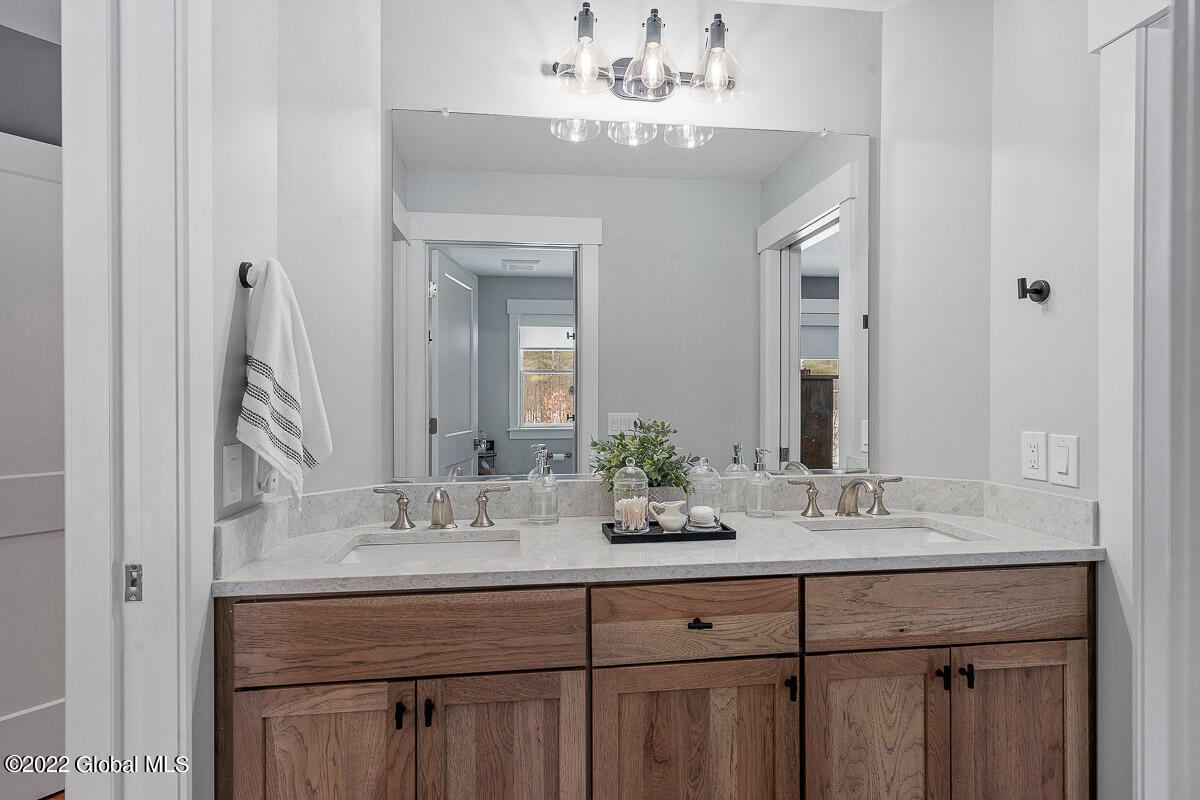 25 Cannon Royal Drive