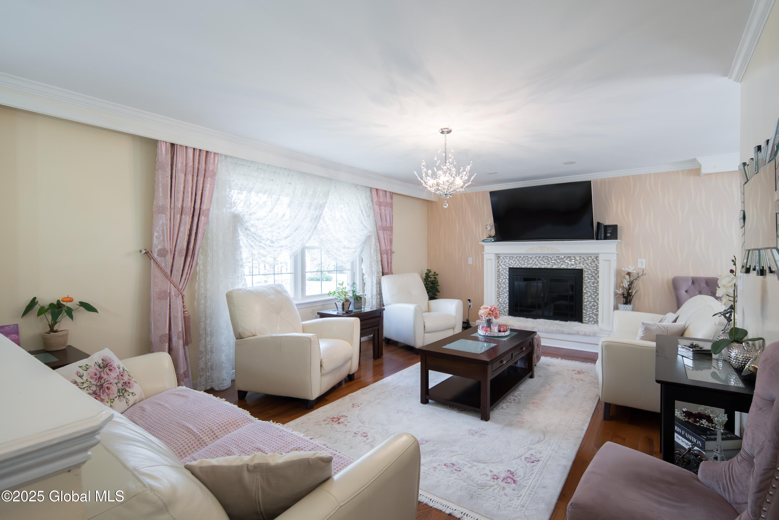 4 Heresford Lane, Queensbury, New York image 5