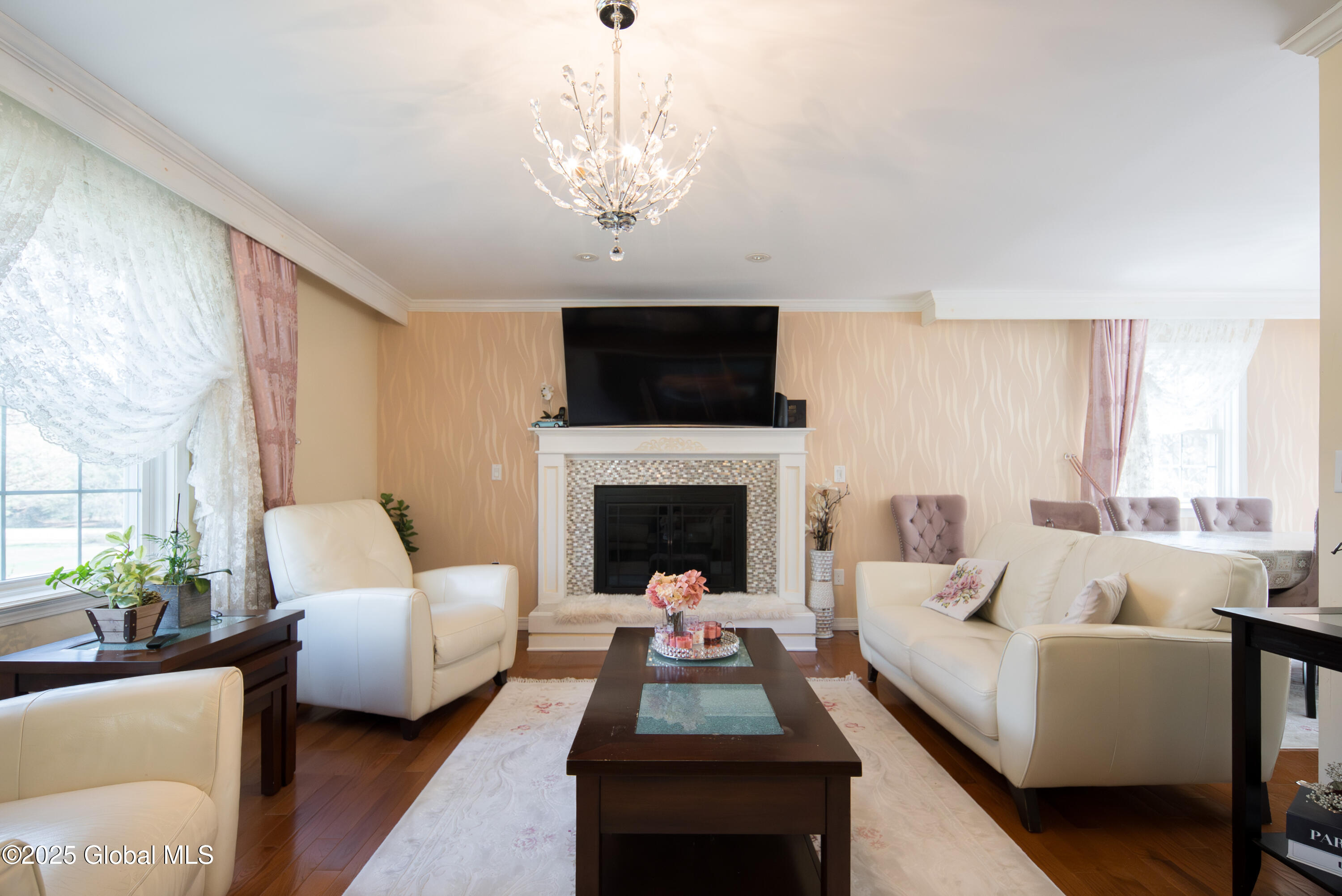 4 Heresford Lane, Queensbury, New York image 4