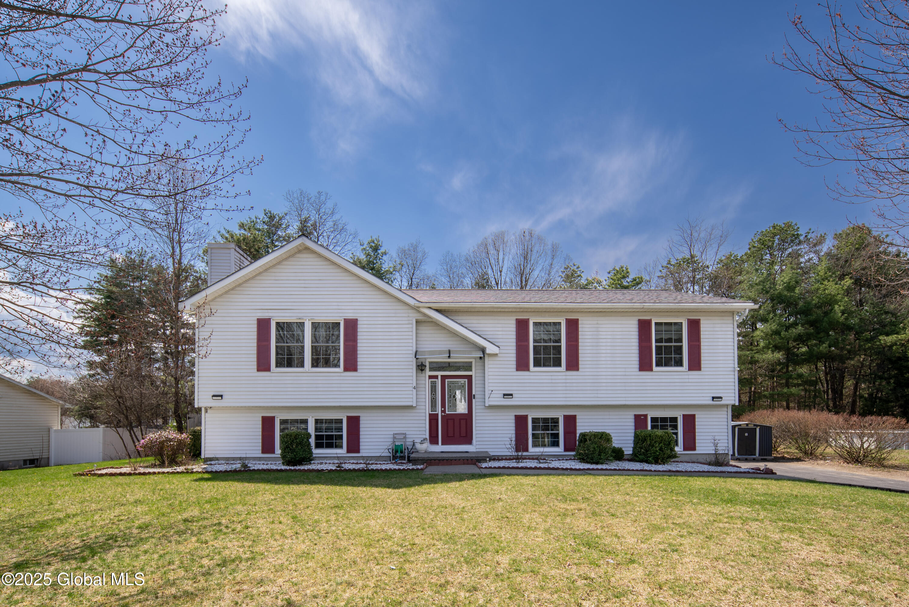 4 Heresford Lane, Queensbury, New York image 1