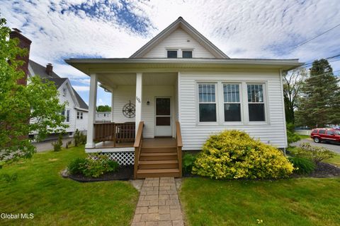 Photo of 106 Frederick Avenue, Colonie, NY 12205 (MLS # 202618133)