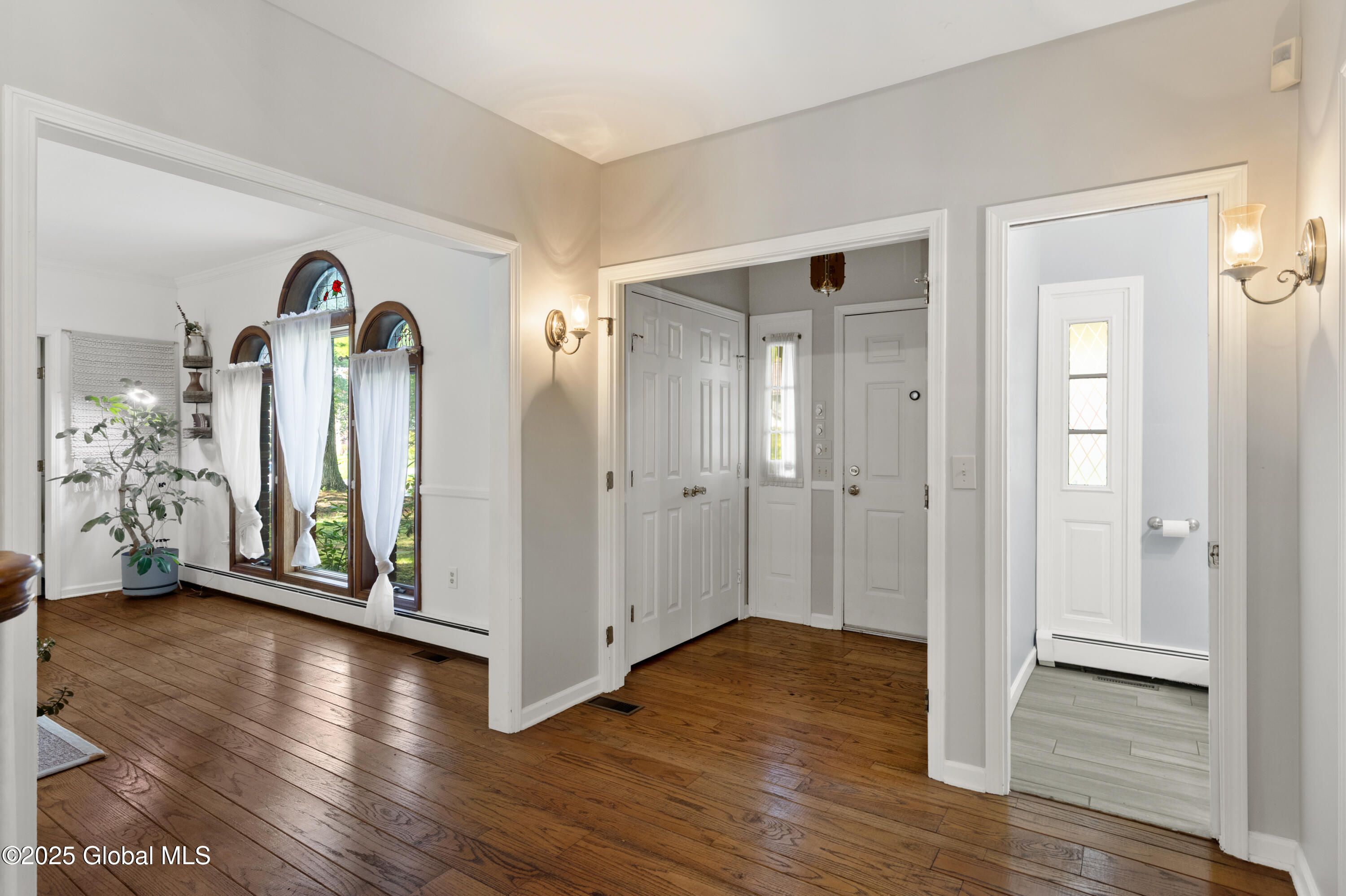 404 Sutton Pl Place, Albany, New York image 6