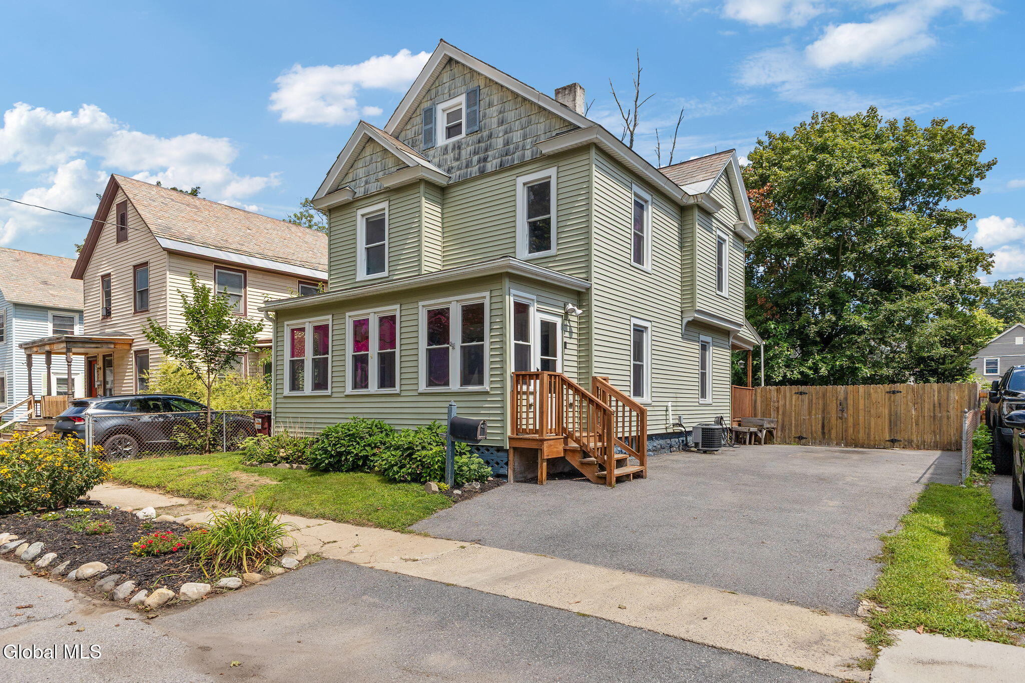 17 Kenworthy Avenue