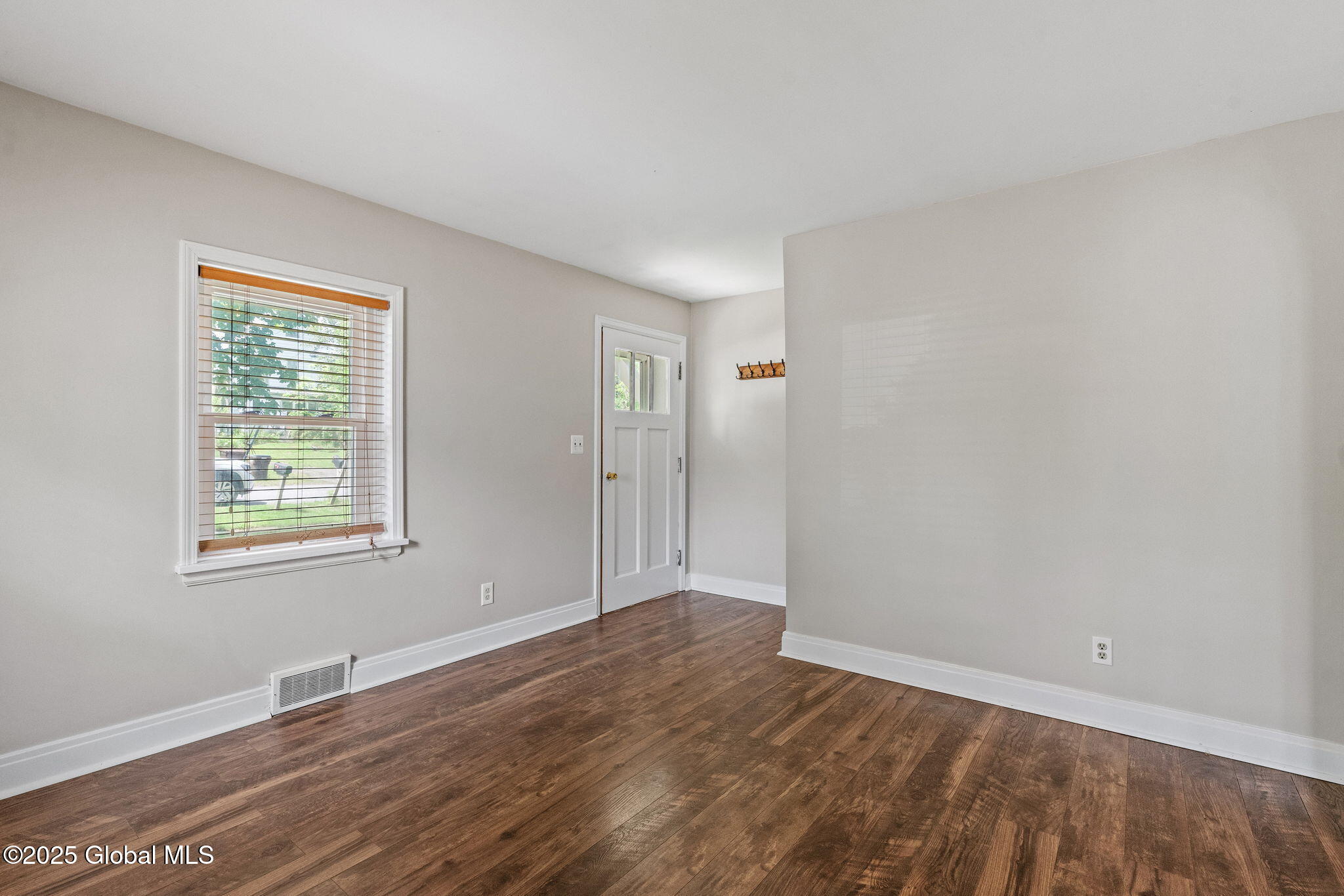 39 Pleasant Street, Voorheesville, New York image 5