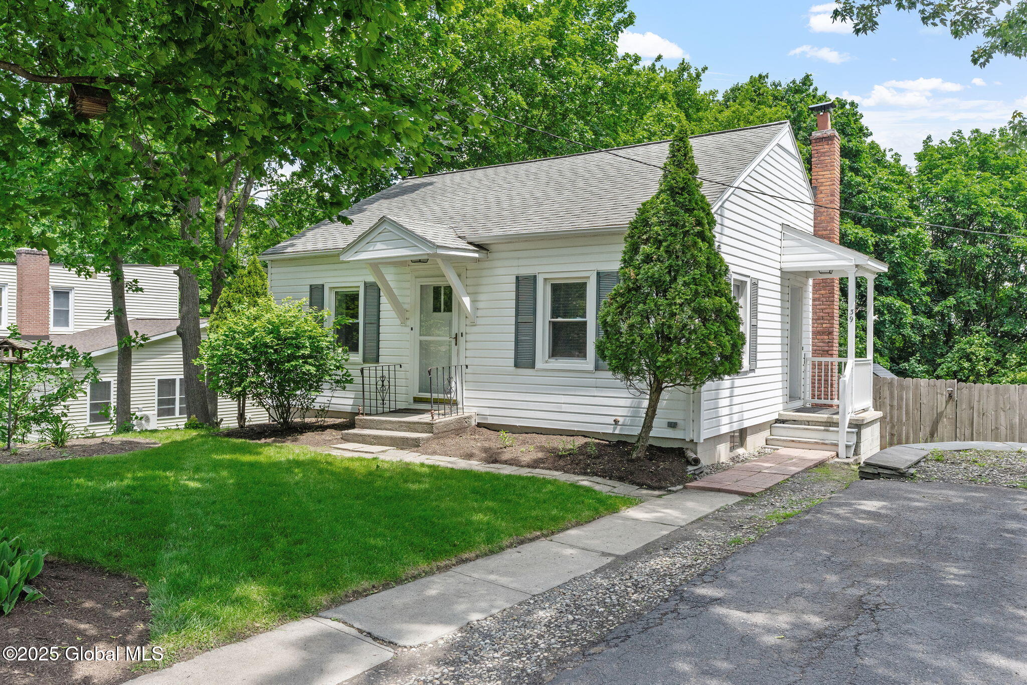 39 Pleasant Street, Voorheesville, New York image 2