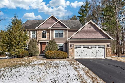 Photo of 5 Wyndham Way, Ballston Spa, NY 12020 (MLS # 202613636)