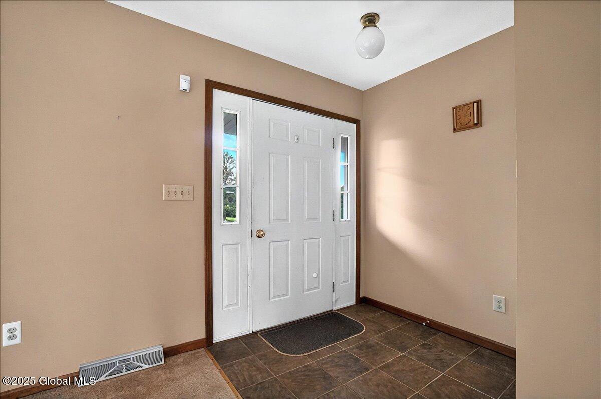 21 Barclay Street, Clifton Park, New York image 8