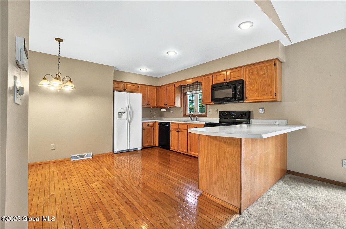 21 Barclay Street, Clifton Park, New York image 16
