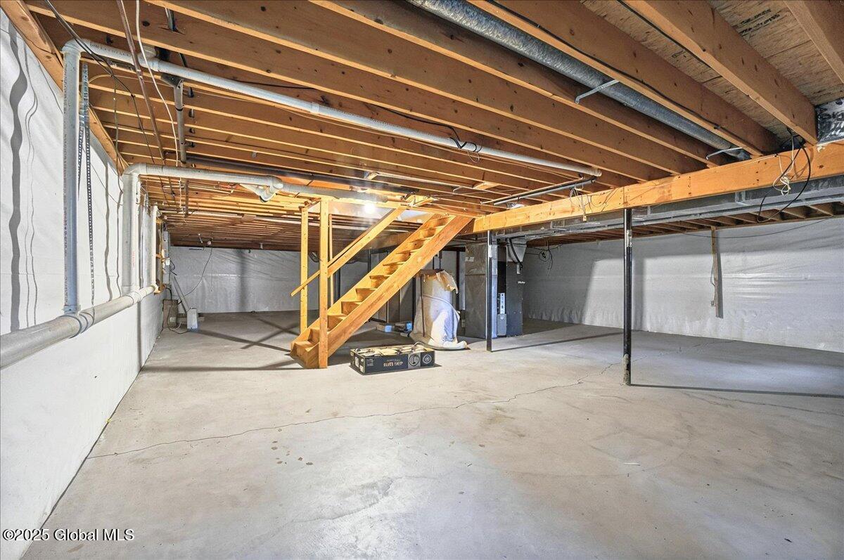 21 Barclay Street, Clifton Park, New York image 32