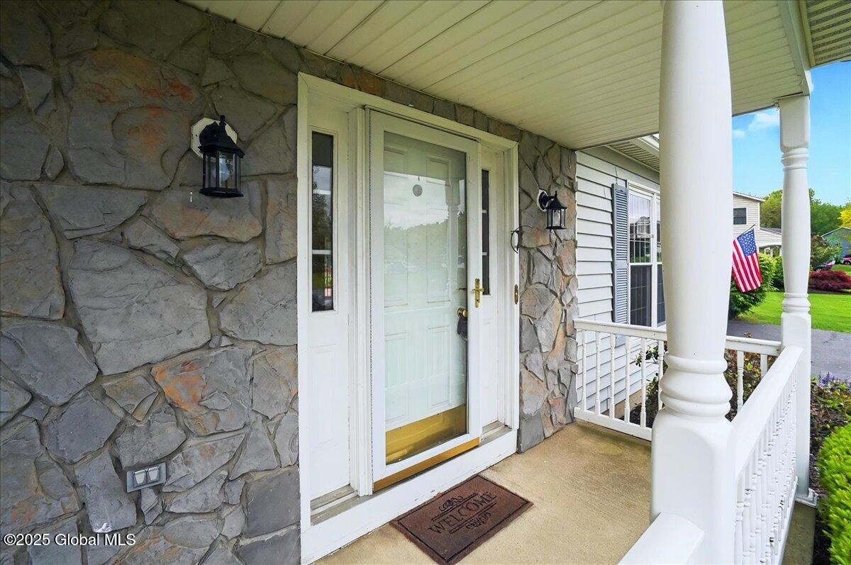 21 Barclay Street, Clifton Park, New York image 7