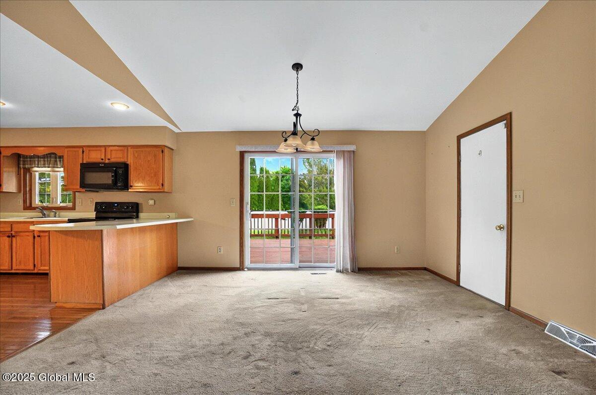 21 Barclay Street, Clifton Park, New York image 12