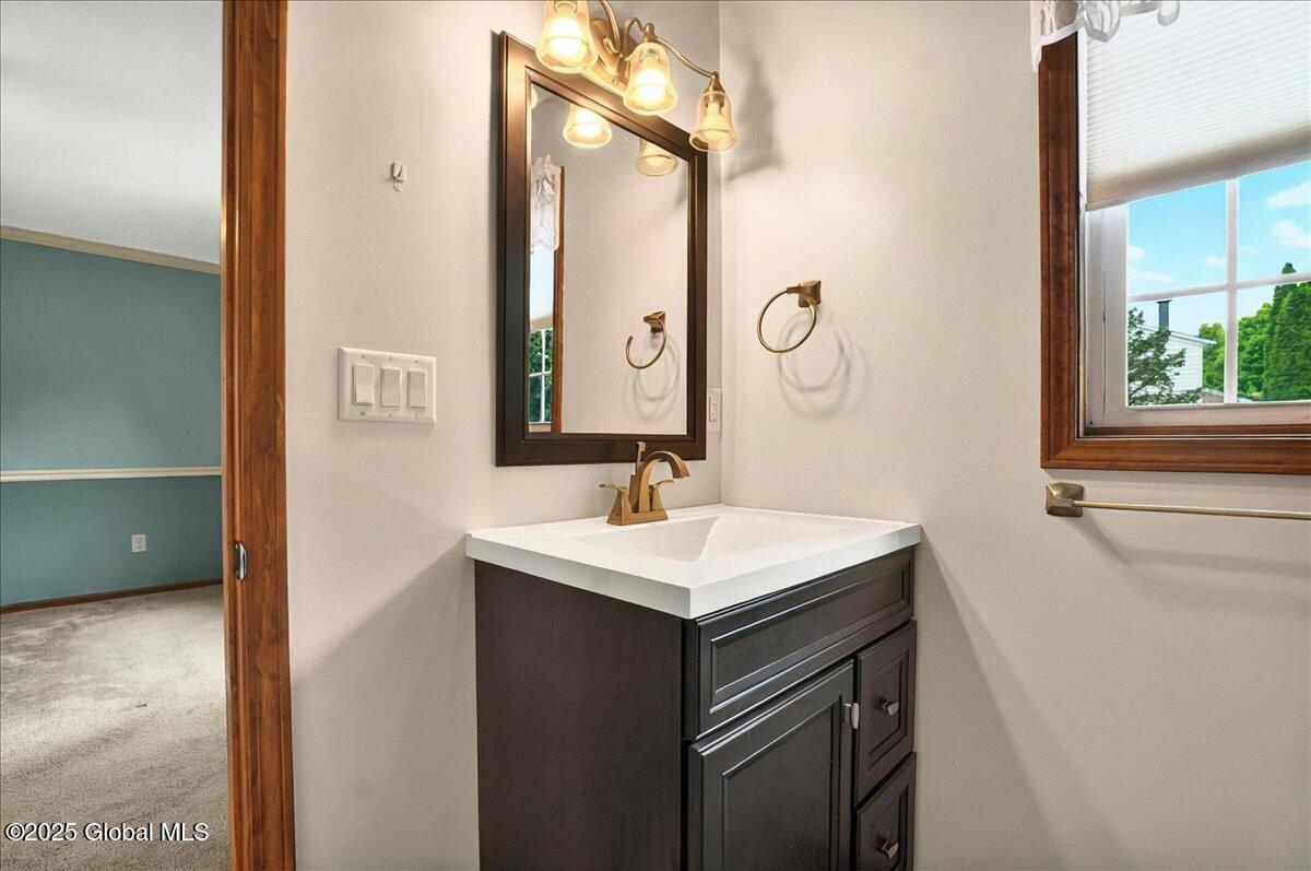 21 Barclay Street, Clifton Park, New York image 25