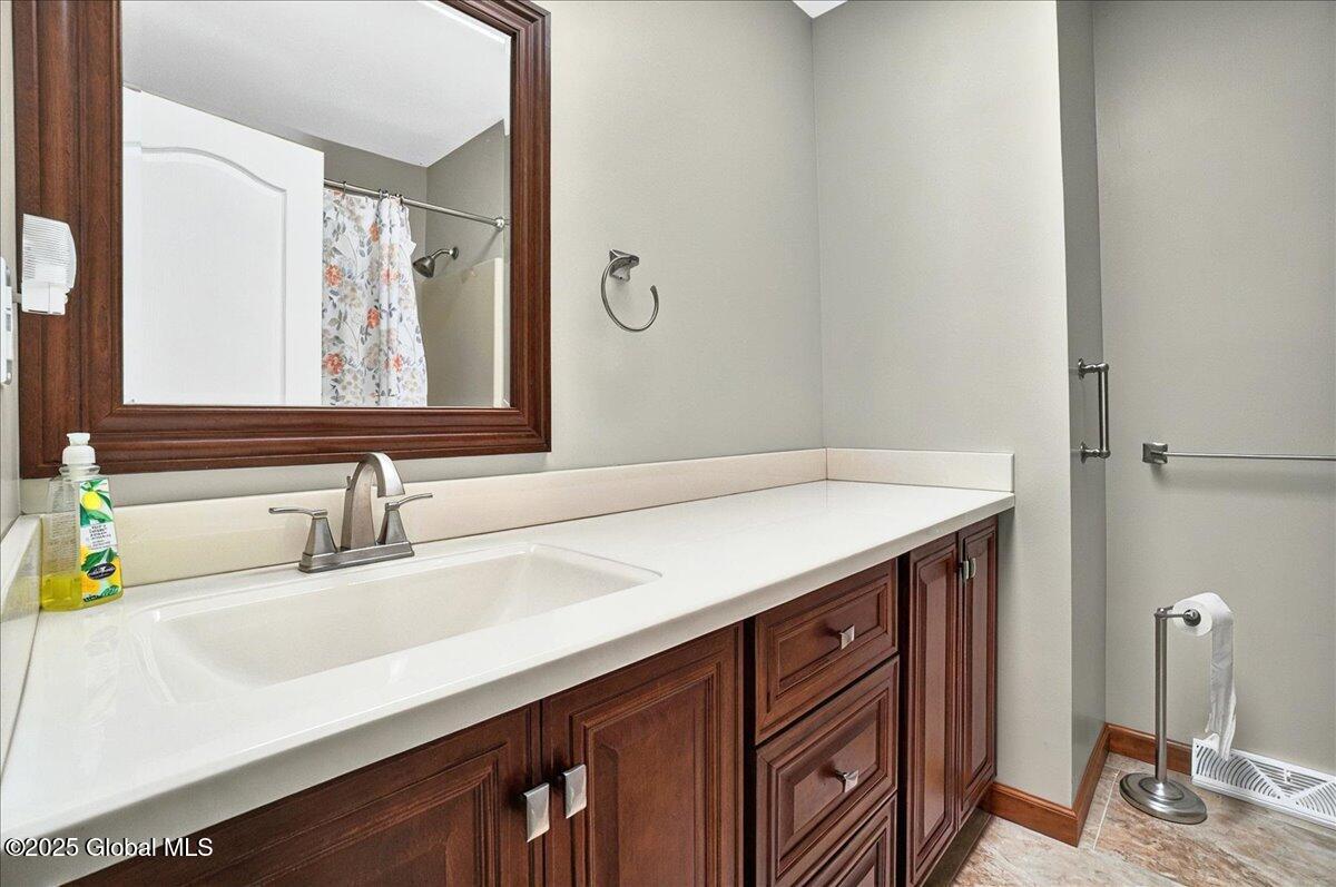 21 Barclay Street, Clifton Park, New York image 31