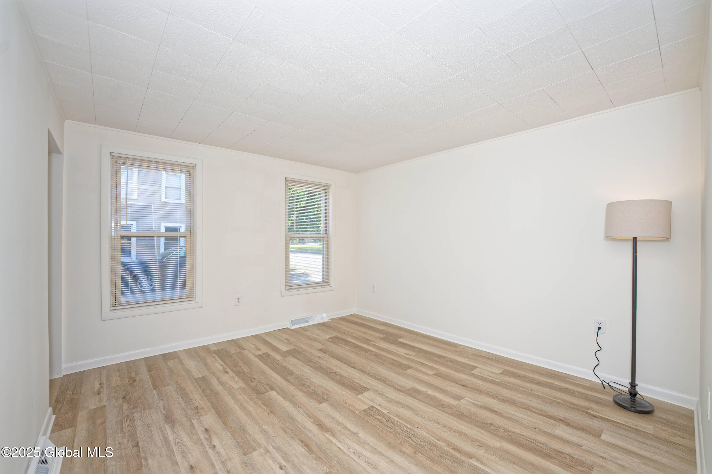 30 Andrewsville Court, Watervliet, New York image 13