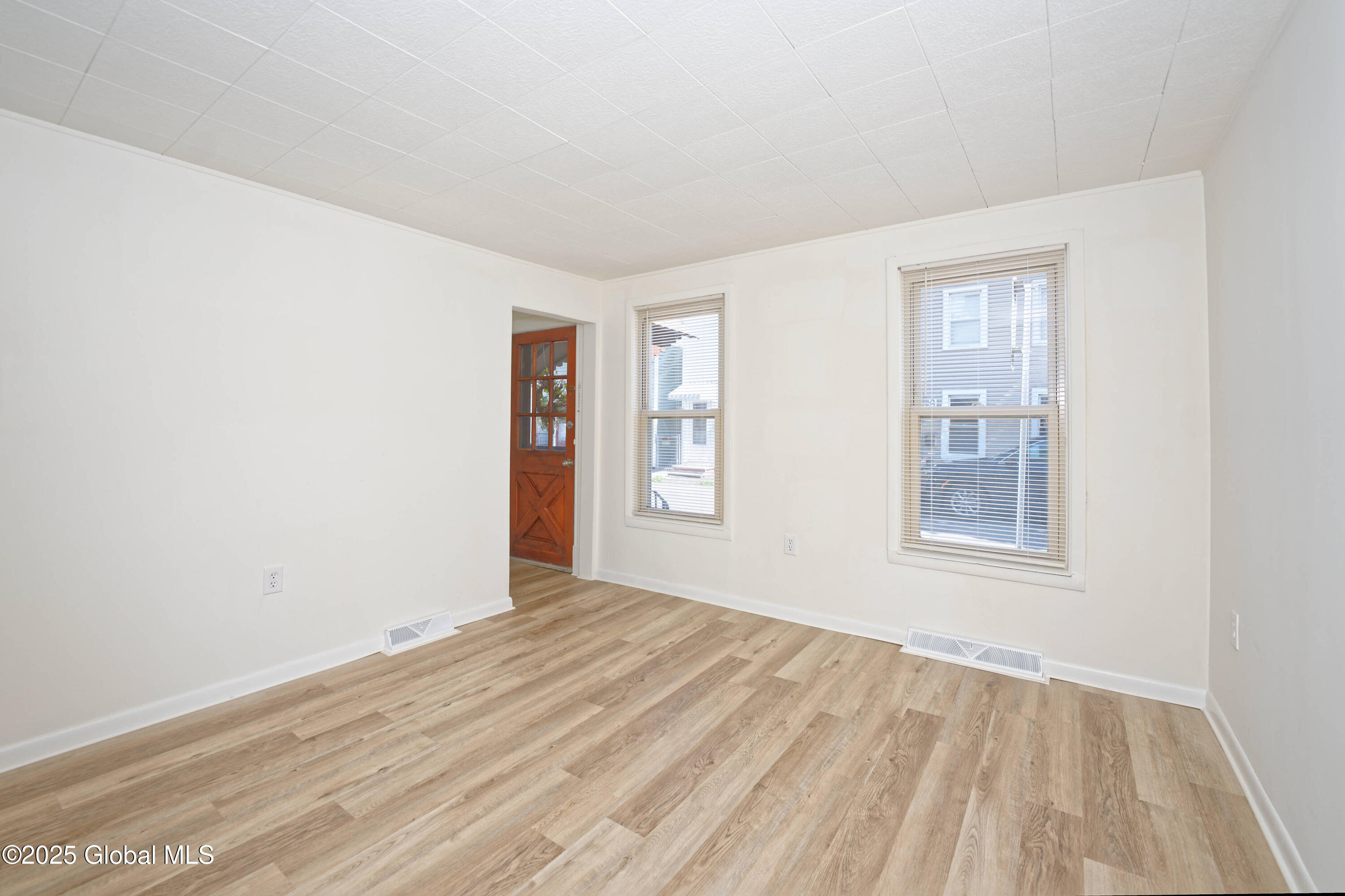 30 Andrewsville Court, Watervliet, New York image 14