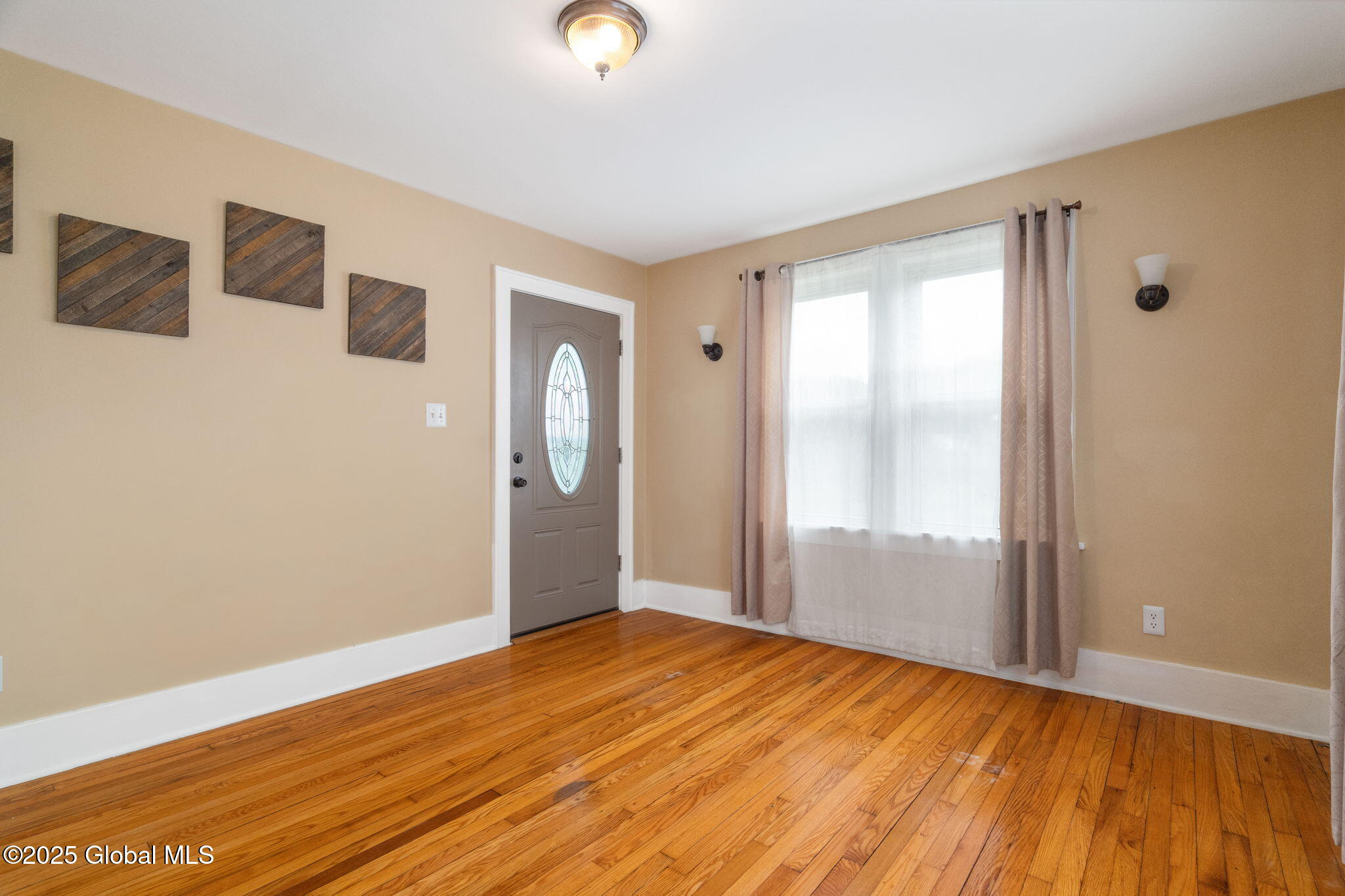 18 Fenwick Avenue, Schenectady, New York image 4