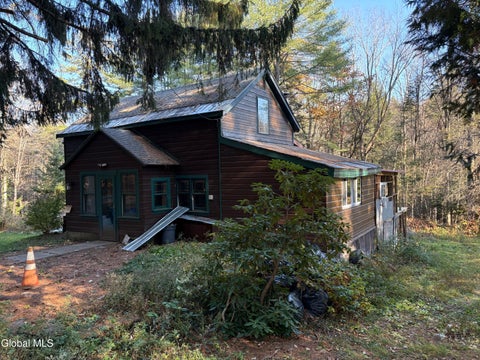 Photo of 260 Barlow Road, Gloversville, NY 12078 (MLS # 202629313)