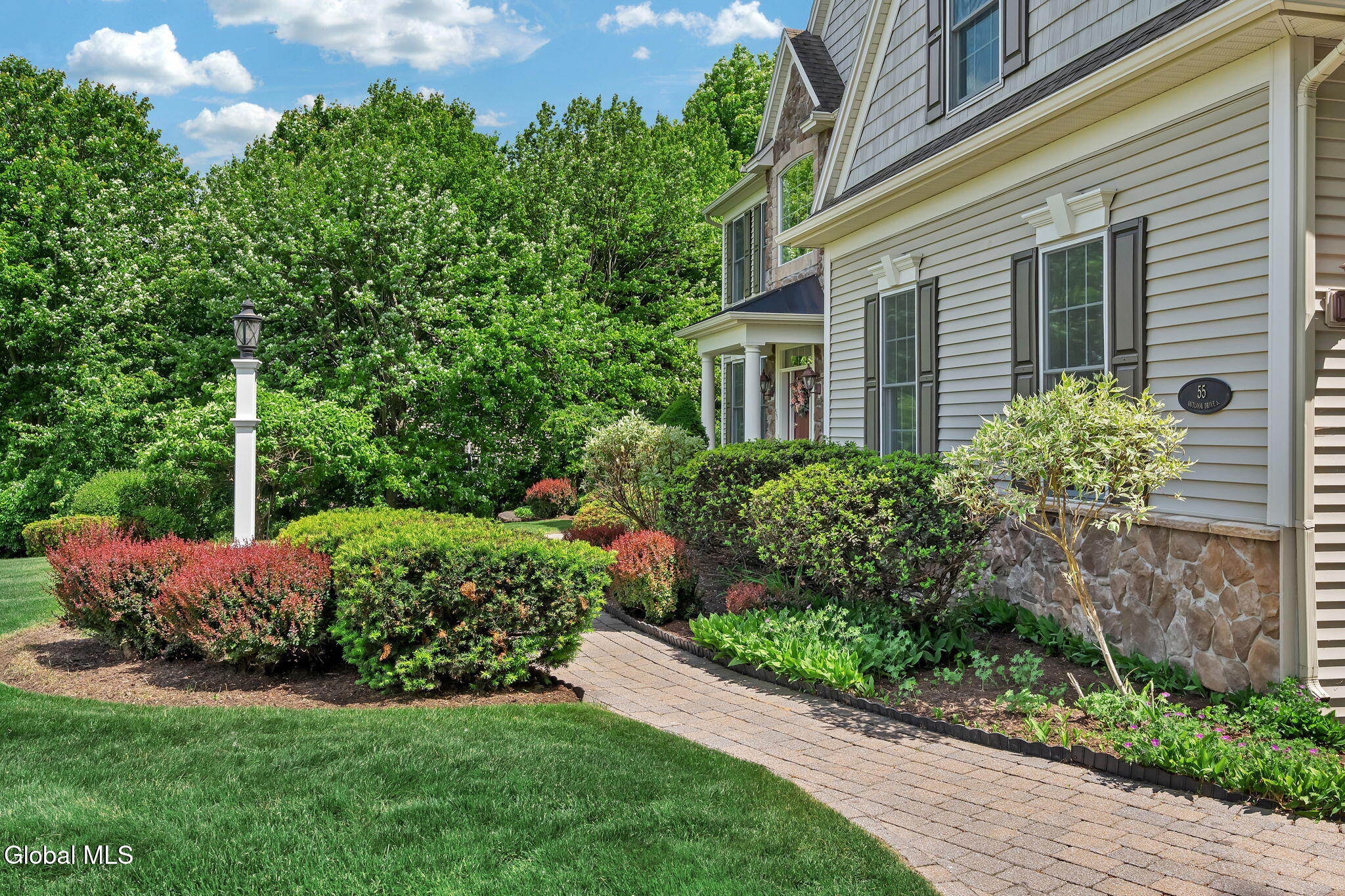 55 Outlook Drive South