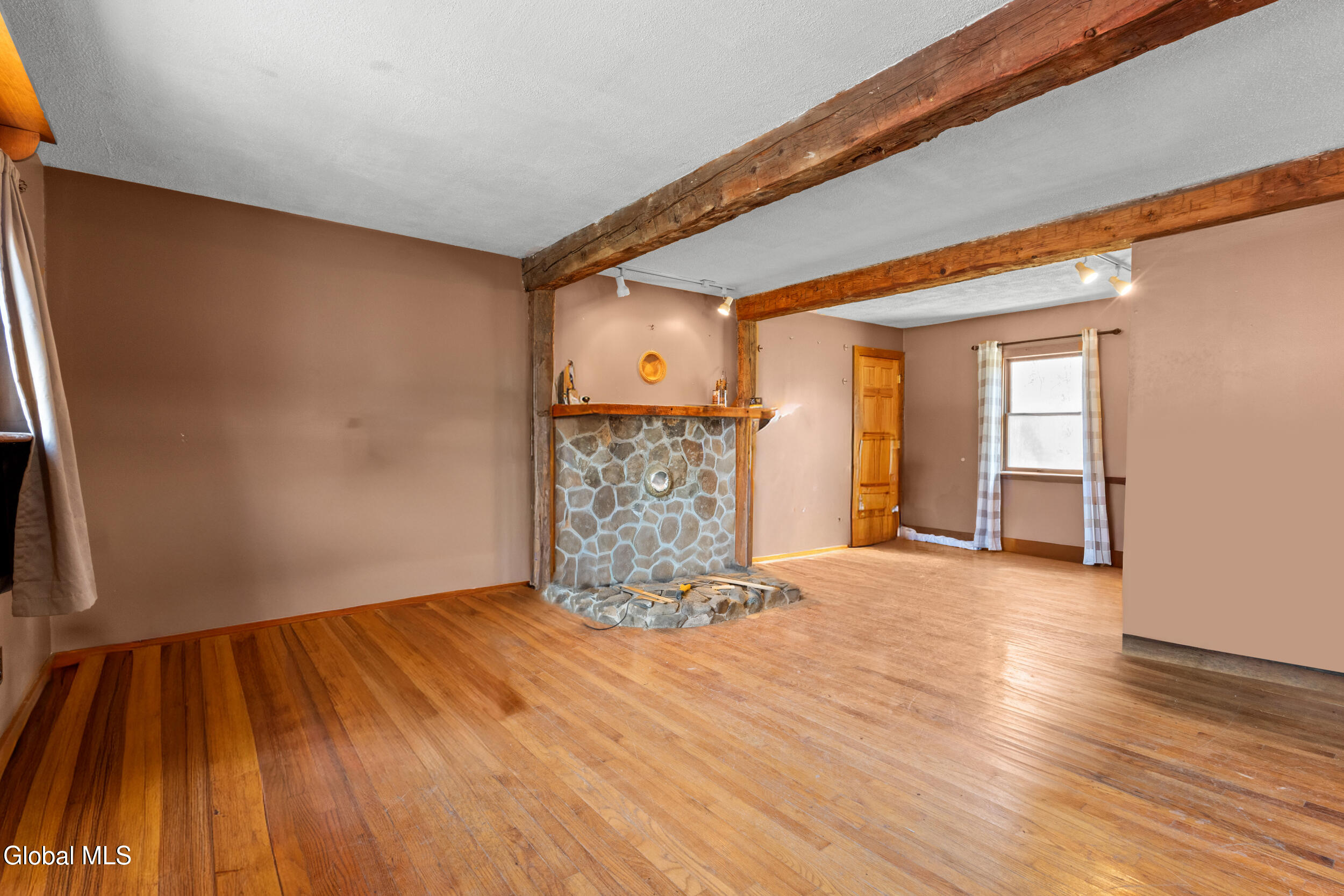 5434 Western Turnpike