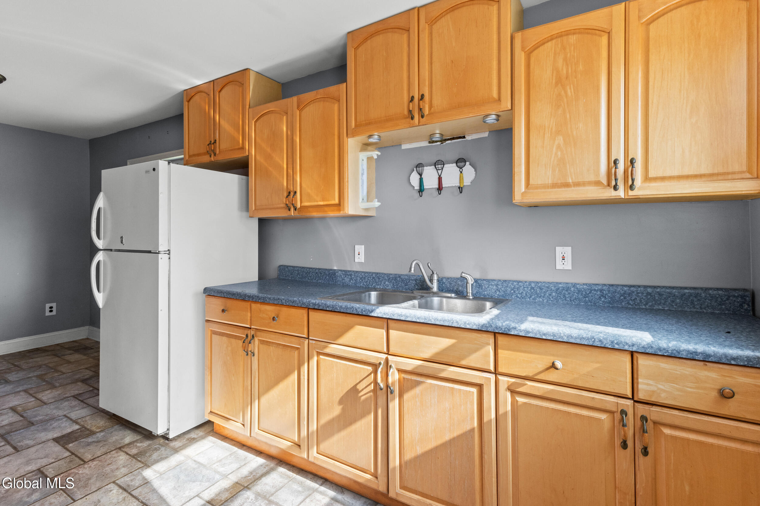 5434 Western Turnpike