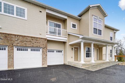 Photo of 607 Vly Pointe Drive, Niskayuna, NY 12309 (MLS # 202610174)