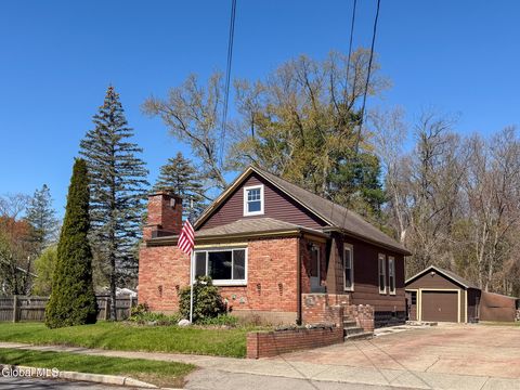 Photo of 378 Bradford Road, Schenectady, NY 12304 (MLS # 202616281)