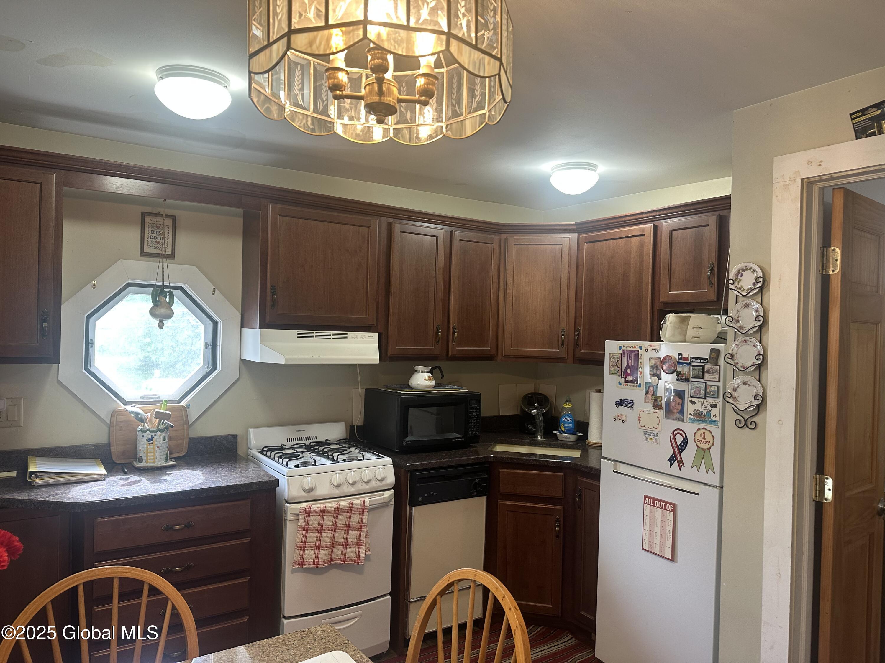1 Willard Street, Hoosick Falls, New York image 18