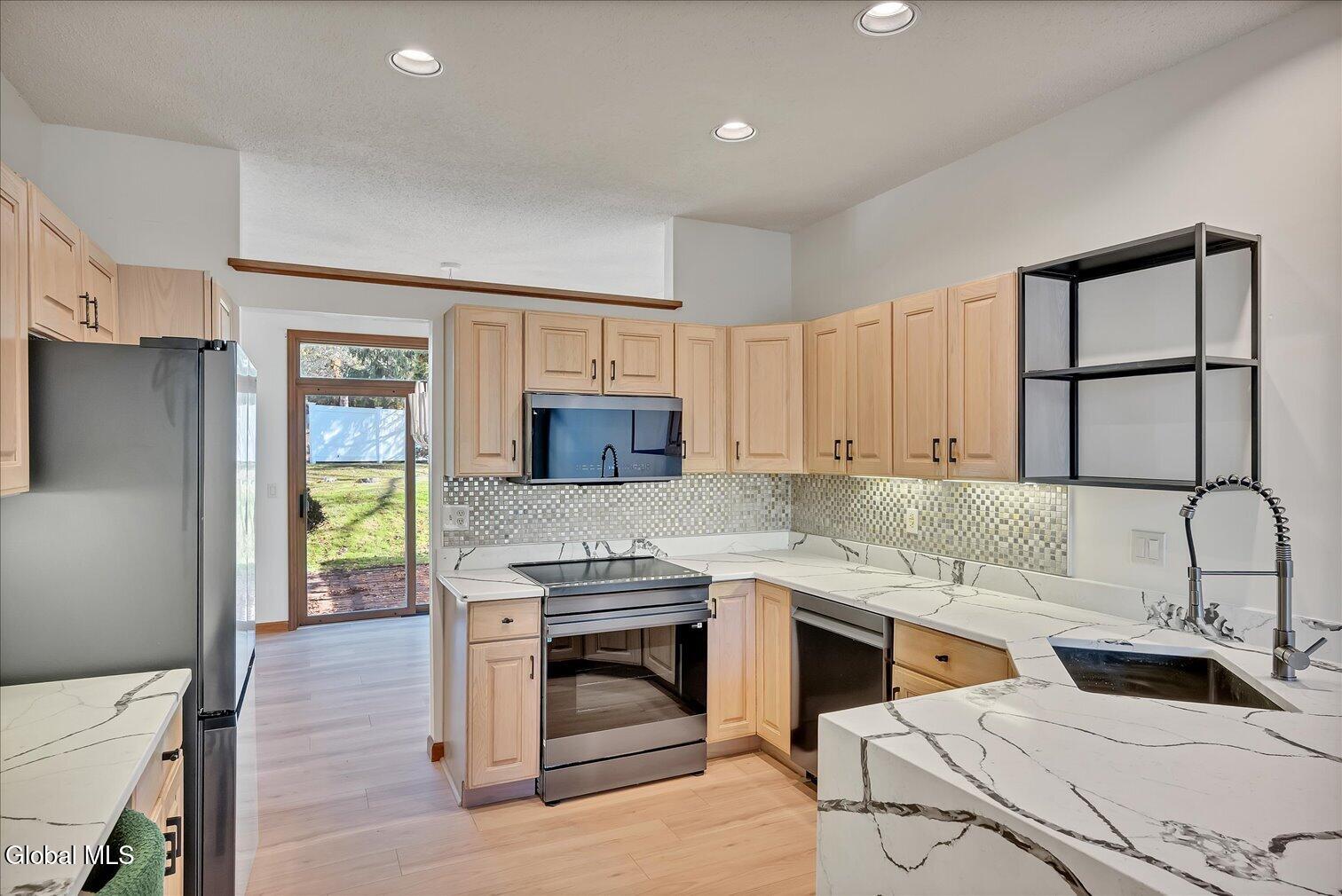 26 Malibu Hill