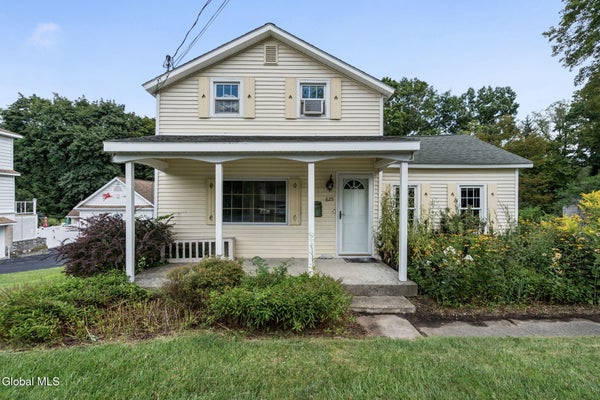 625 KENWOOD AVE, SLINGERLANDS, NY 12159 - Image 13a0e7f2a62a80acba87be5d7107428b/1908544574