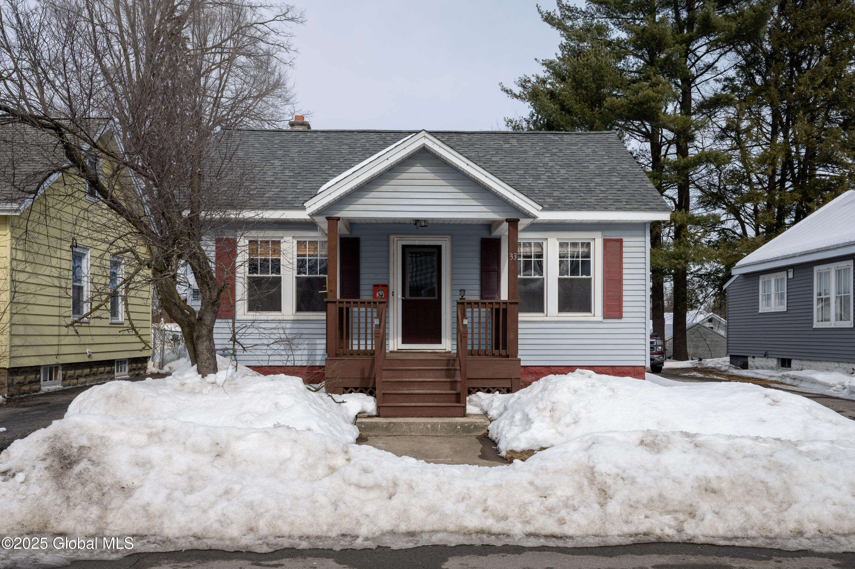 33 Pershing Drive, Scotia, New York image 1