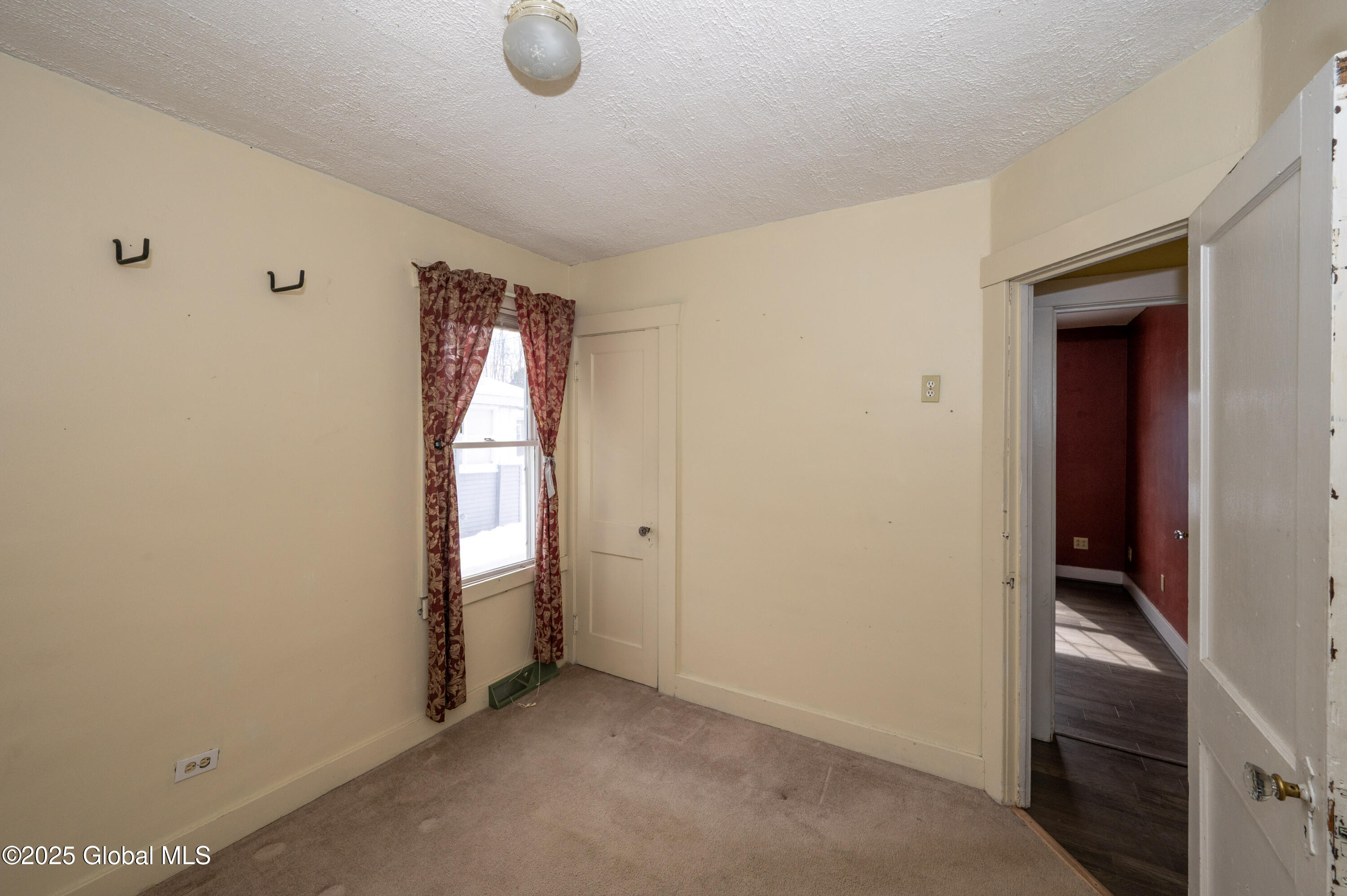 33 Pershing Drive, Scotia, New York image 8