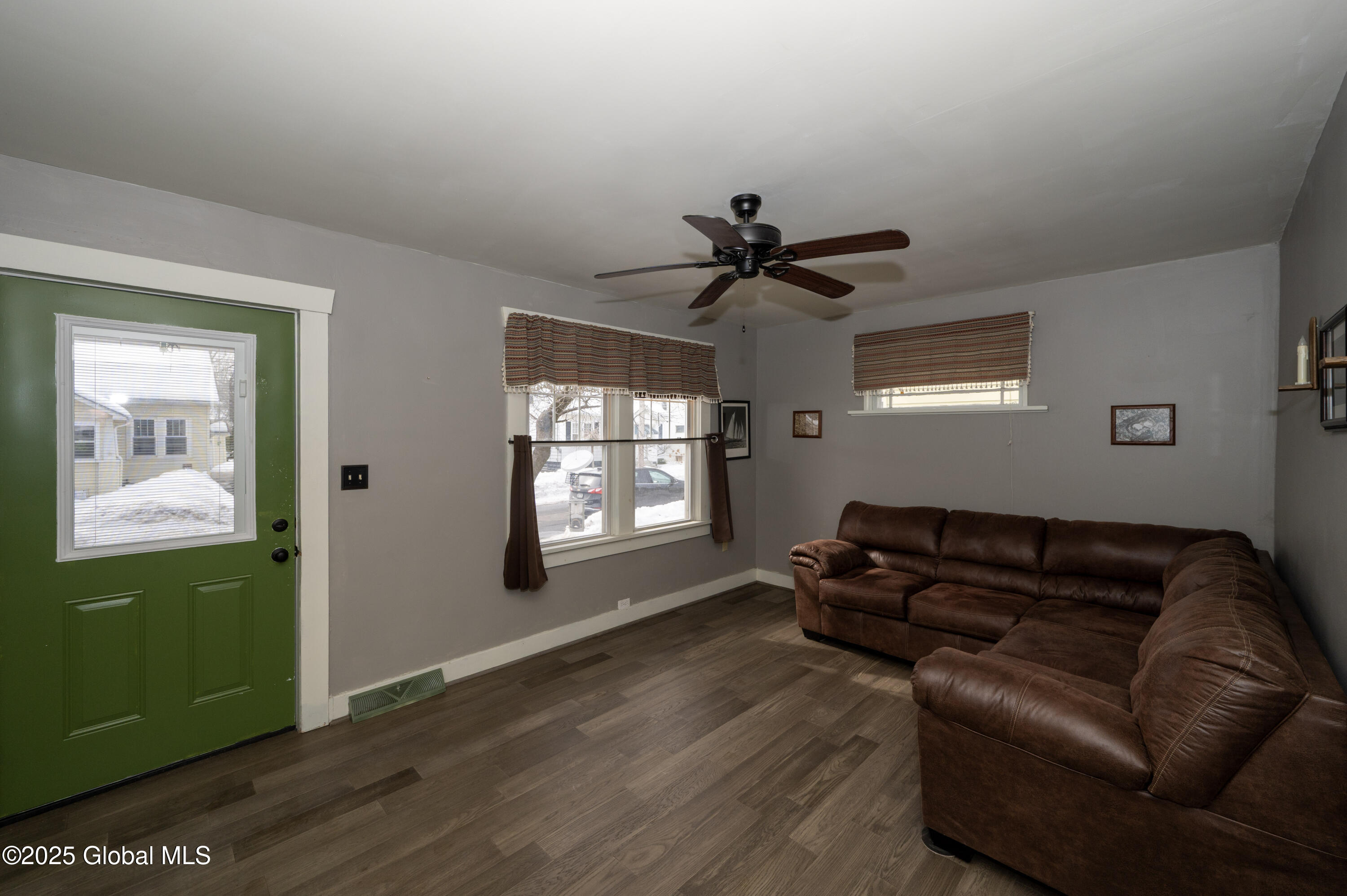 33 Pershing Drive, Scotia, New York image 2