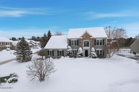 Photo of 77 Somerset Drive, Glenmont, NY 12077 (MLS # 202611372)